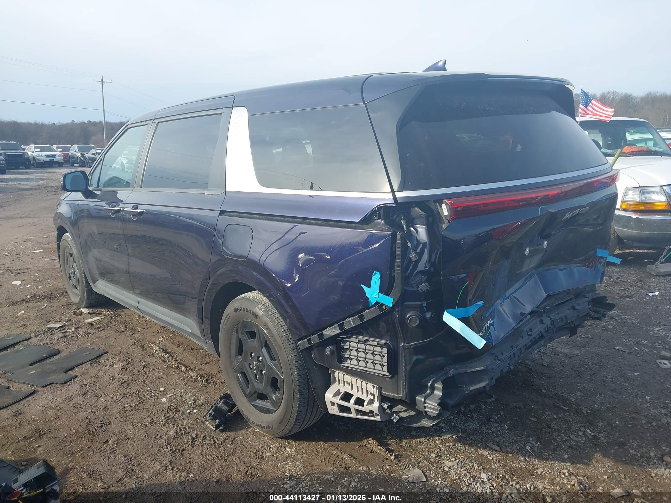 KIA CARNIVAL image 3