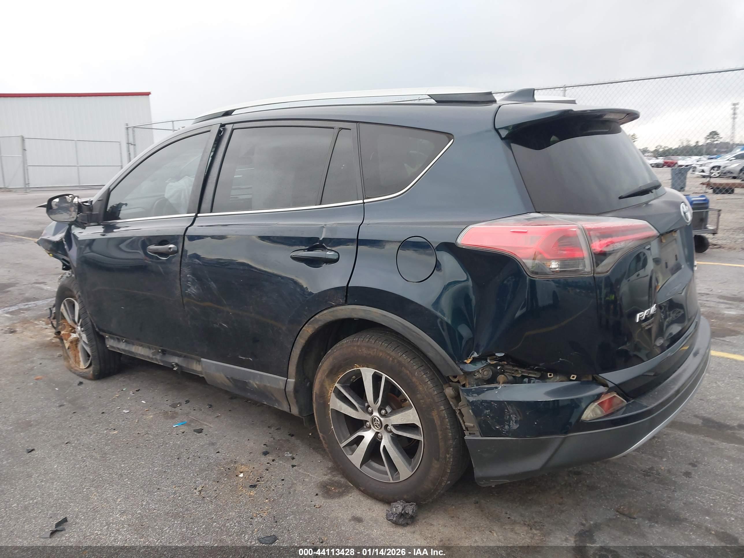 TOYOTA RAV4 image 3