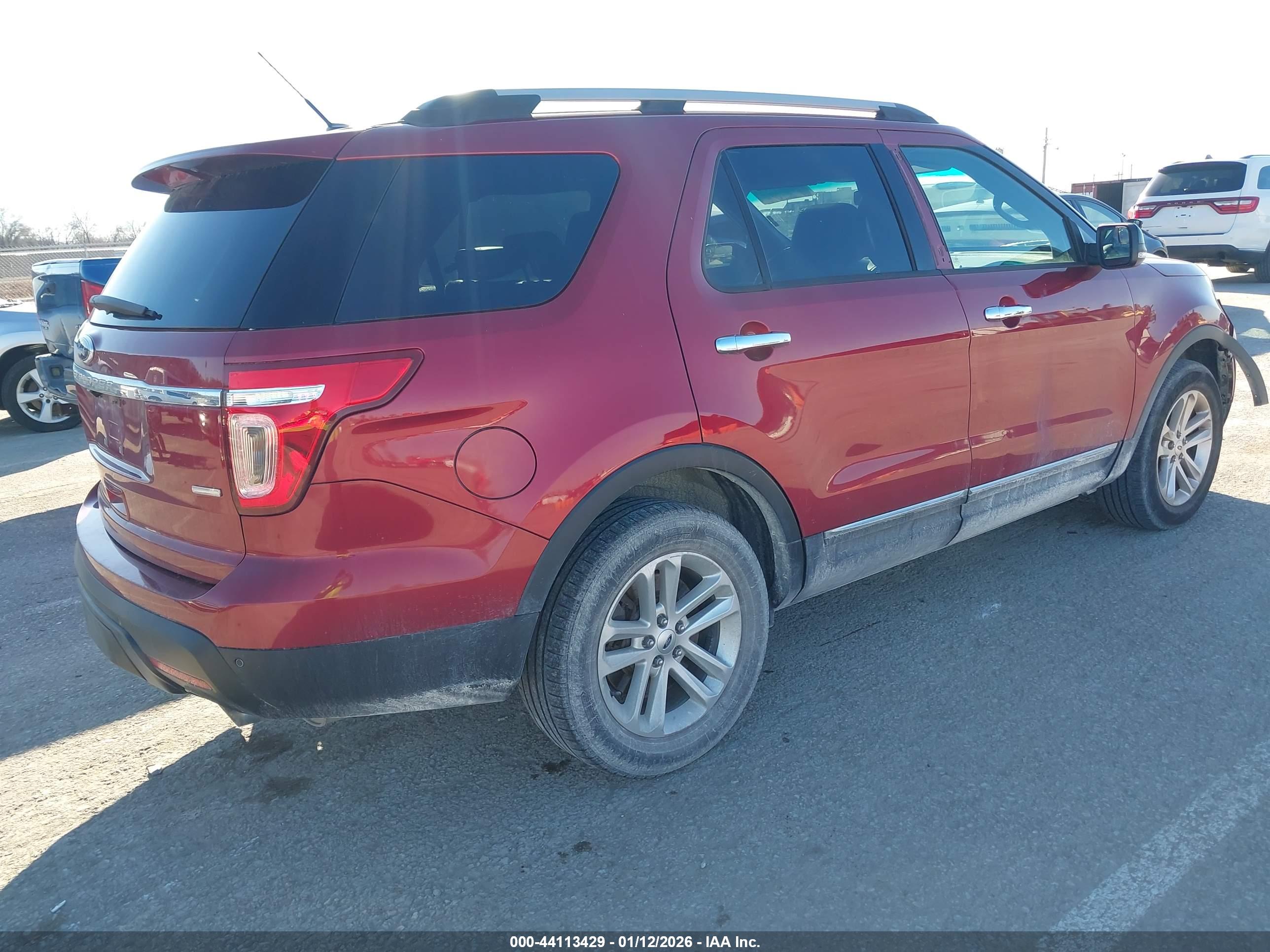 FORD EXPLORER image 4