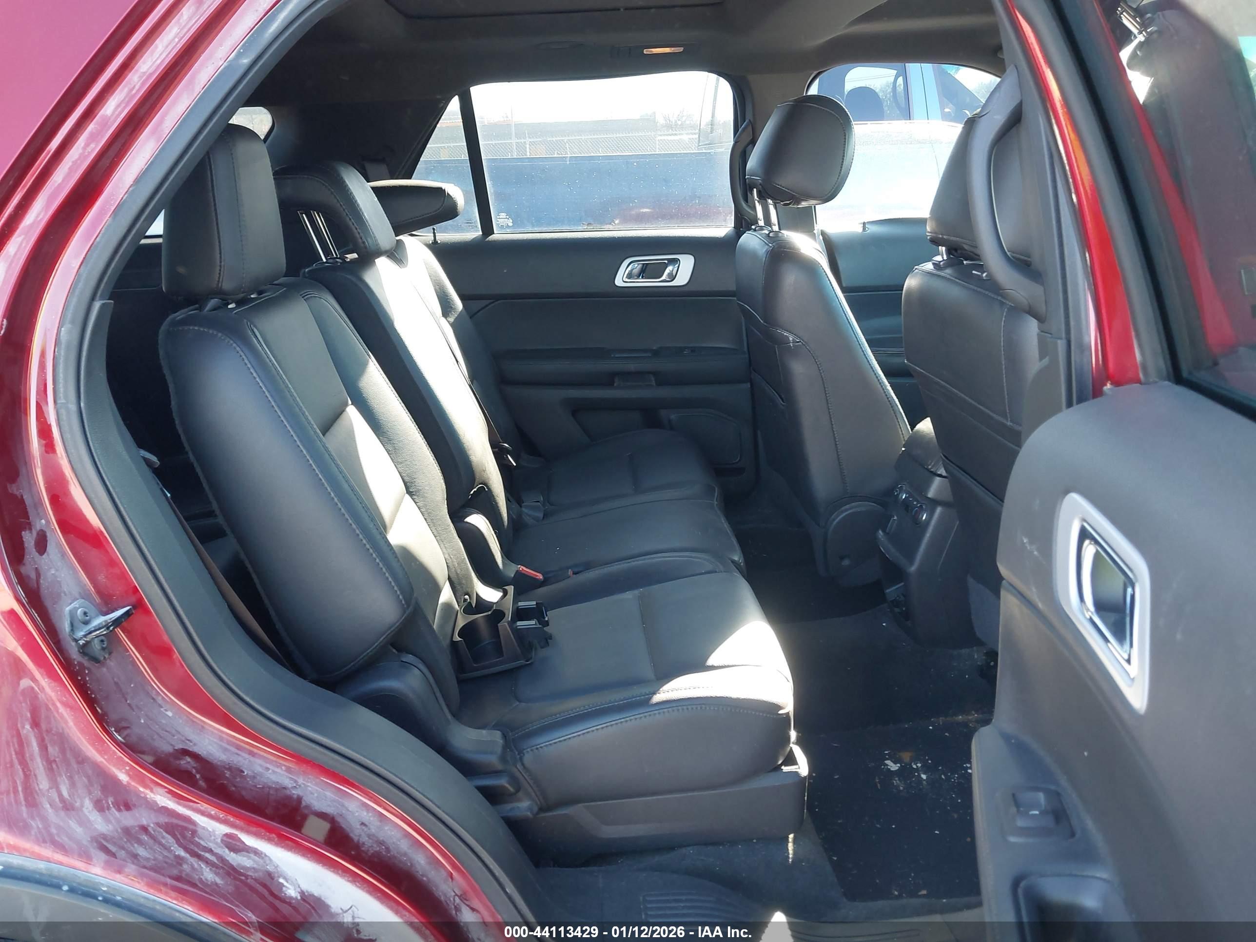 FORD EXPLORER image 8