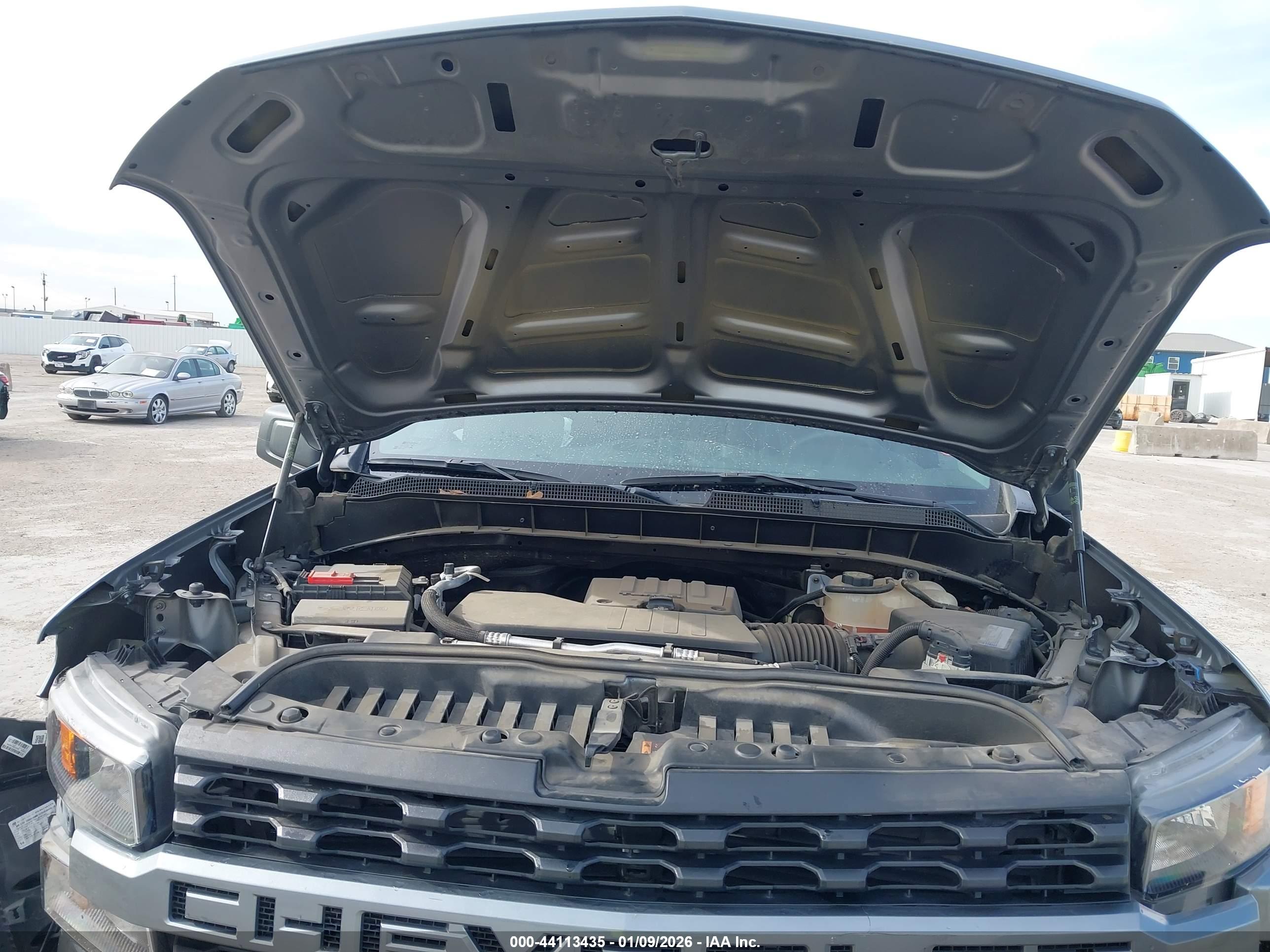 CHEVROLET SILVERADO image 10