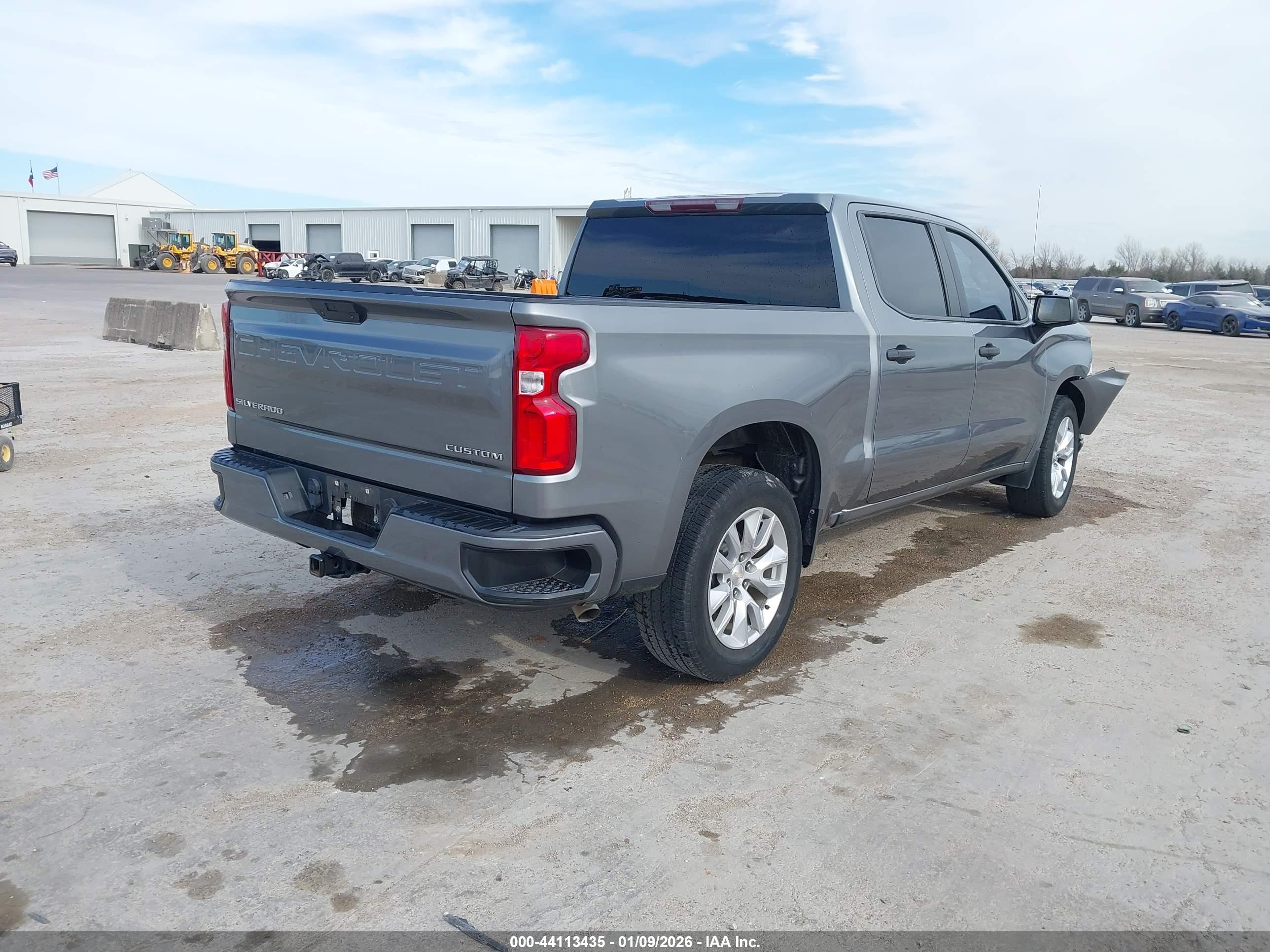 CHEVROLET SILVERADO image 4