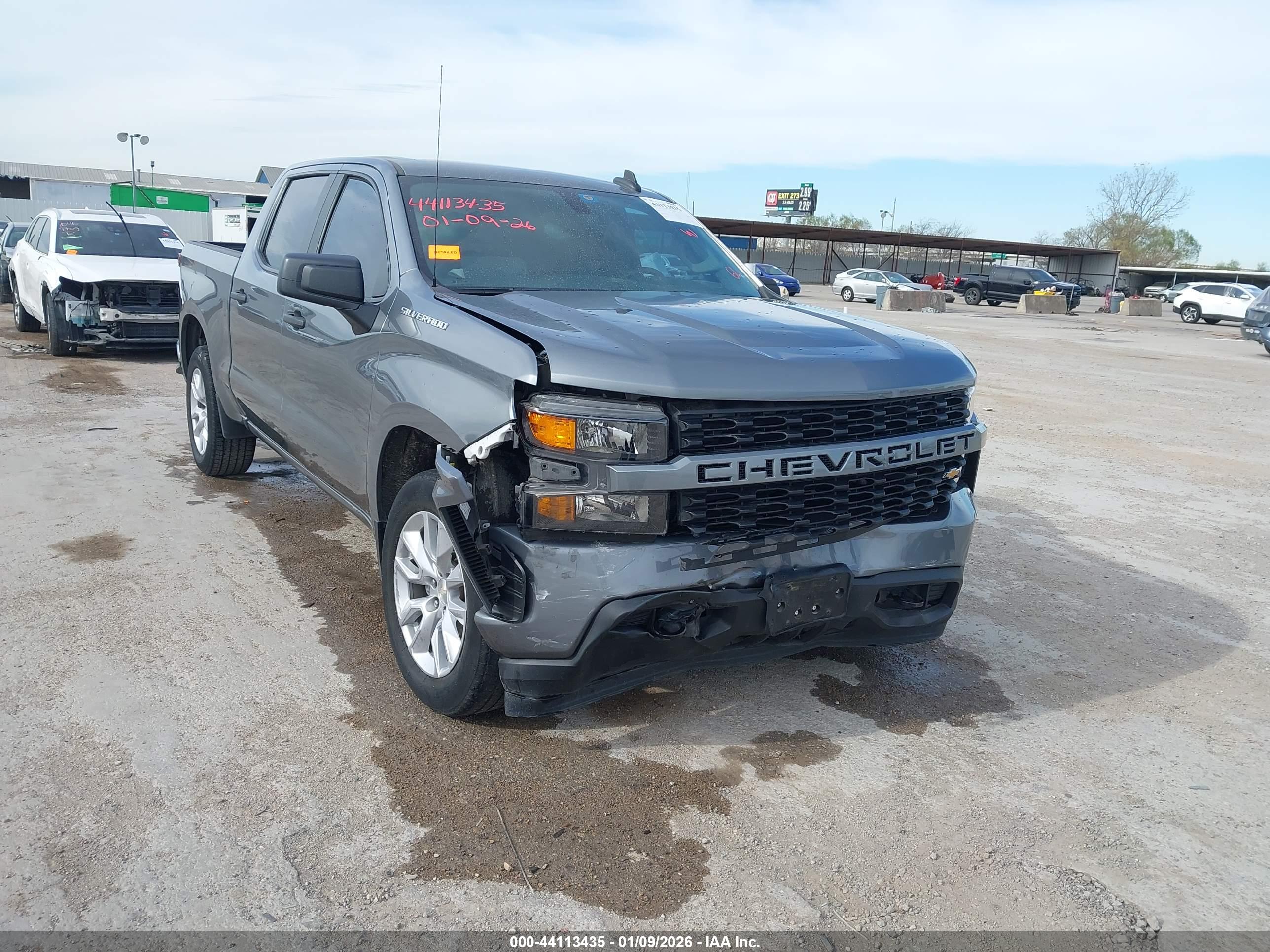 CHEVROLET SILVERADO image 6