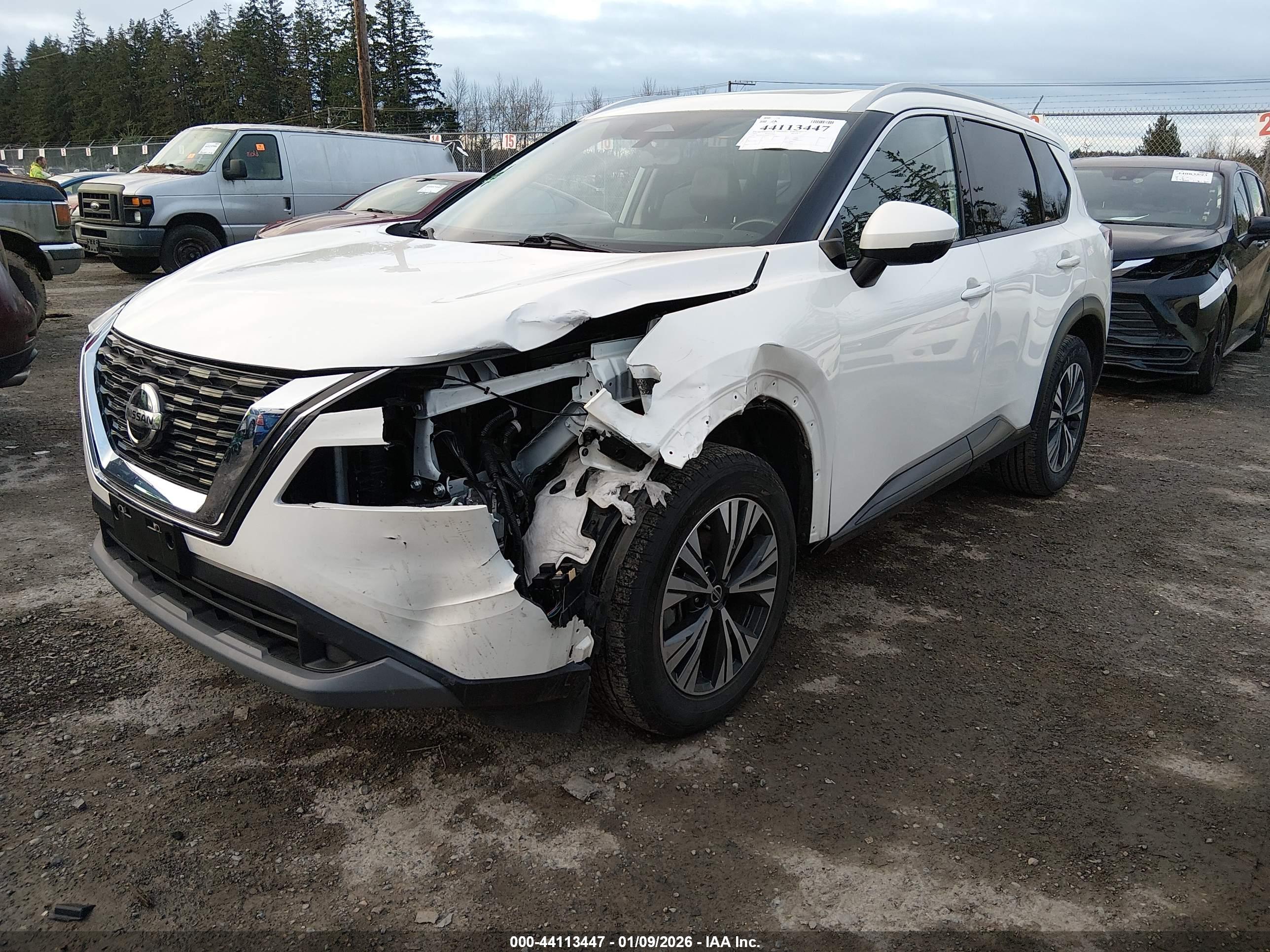 NISSAN ROGUE image 2