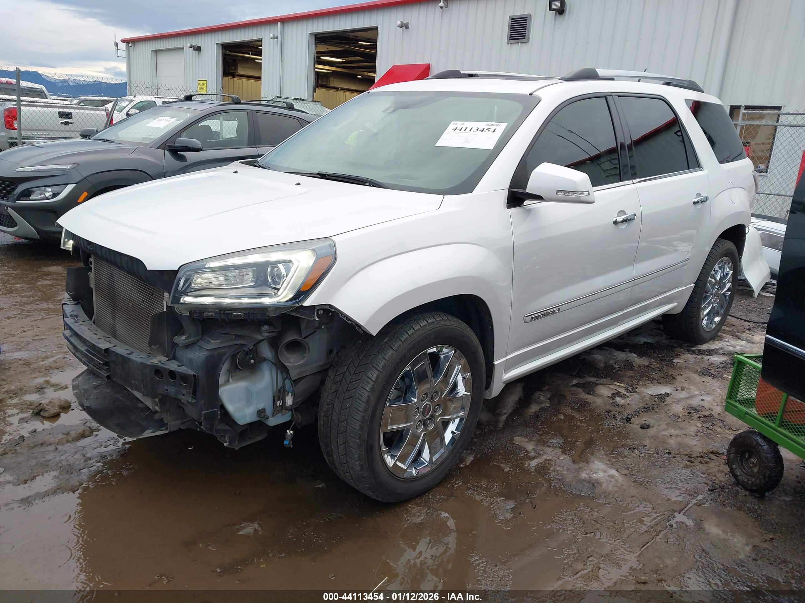 GMC ACADIA image 2