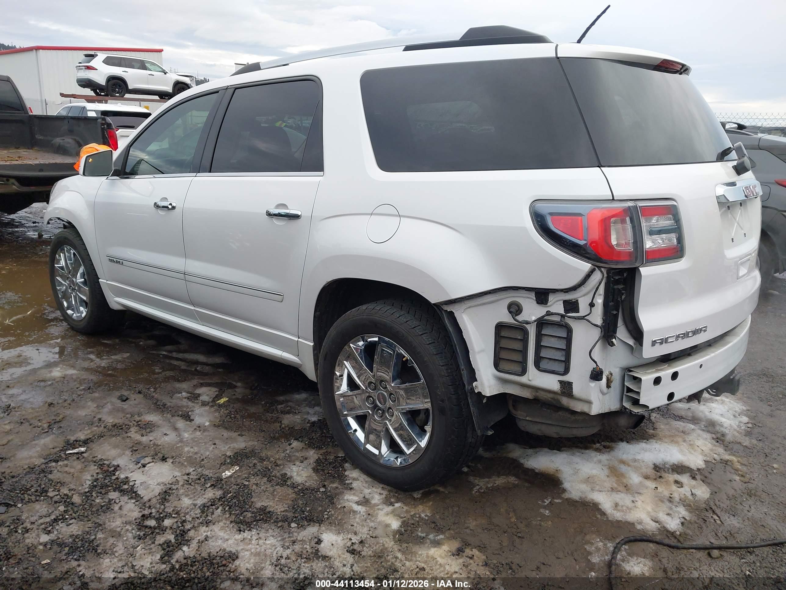 GMC ACADIA image 3