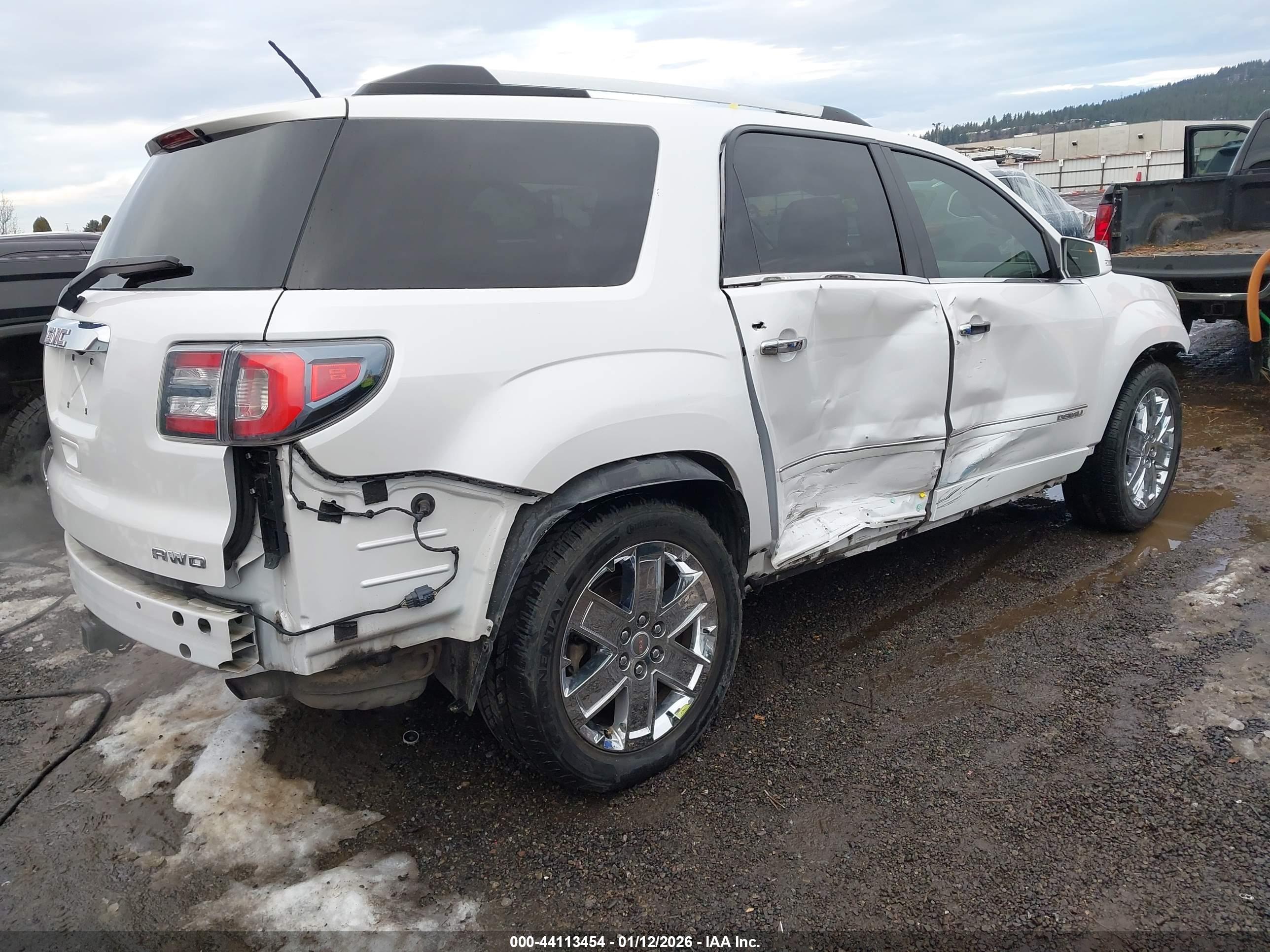 GMC ACADIA image 4