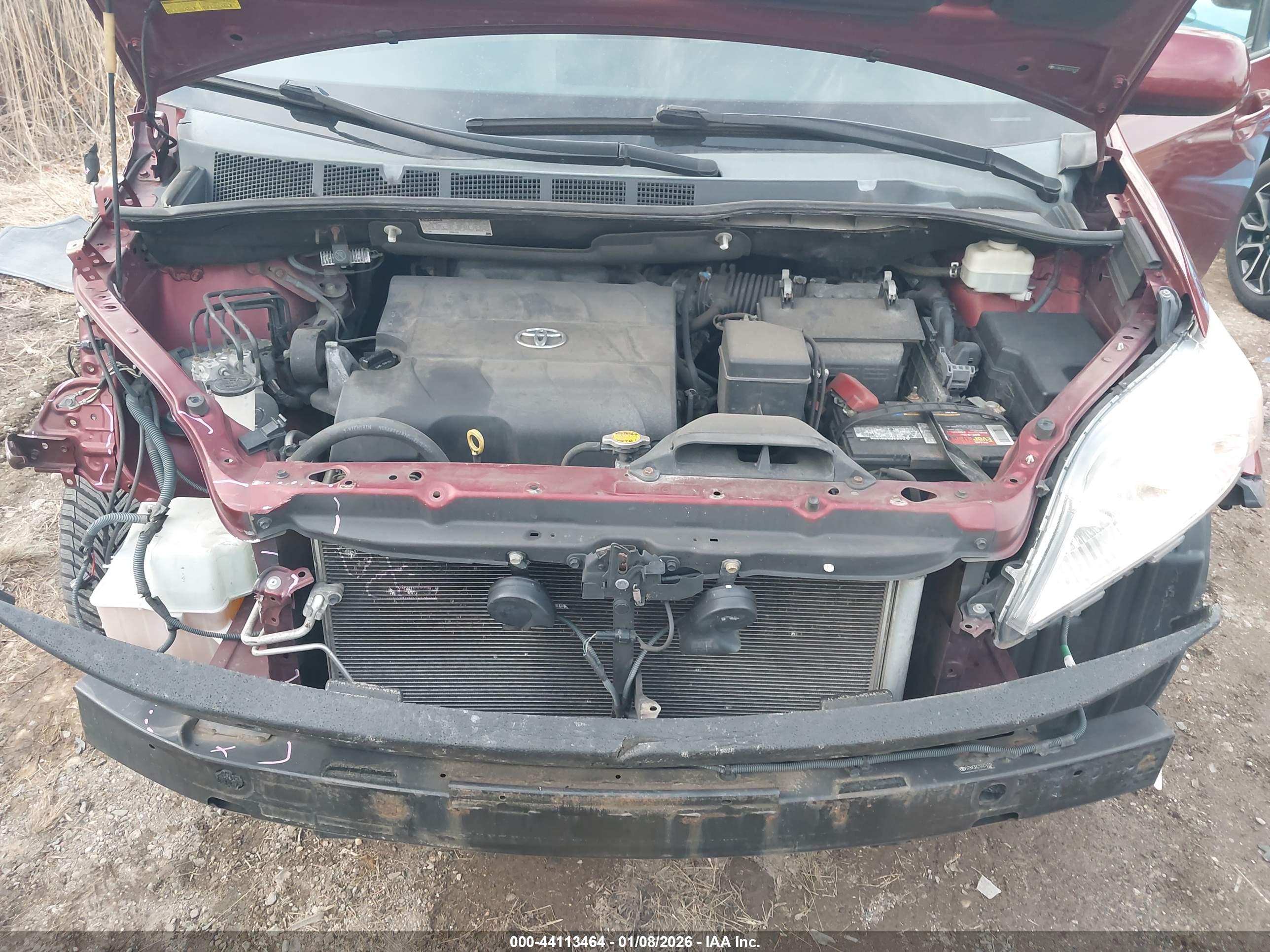 TOYOTA SIENNA image 10