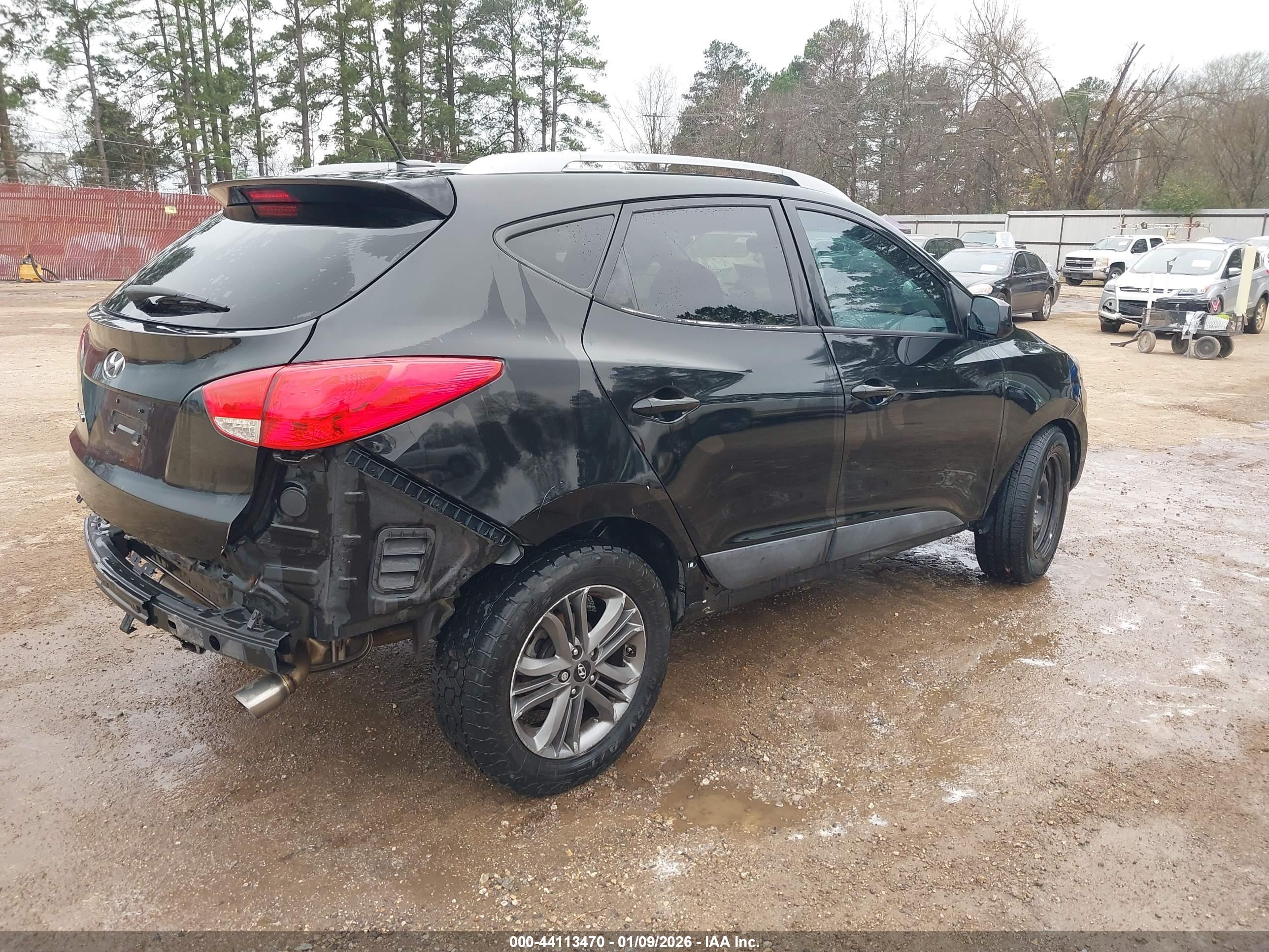 HYUNDAI TUCSON image 4