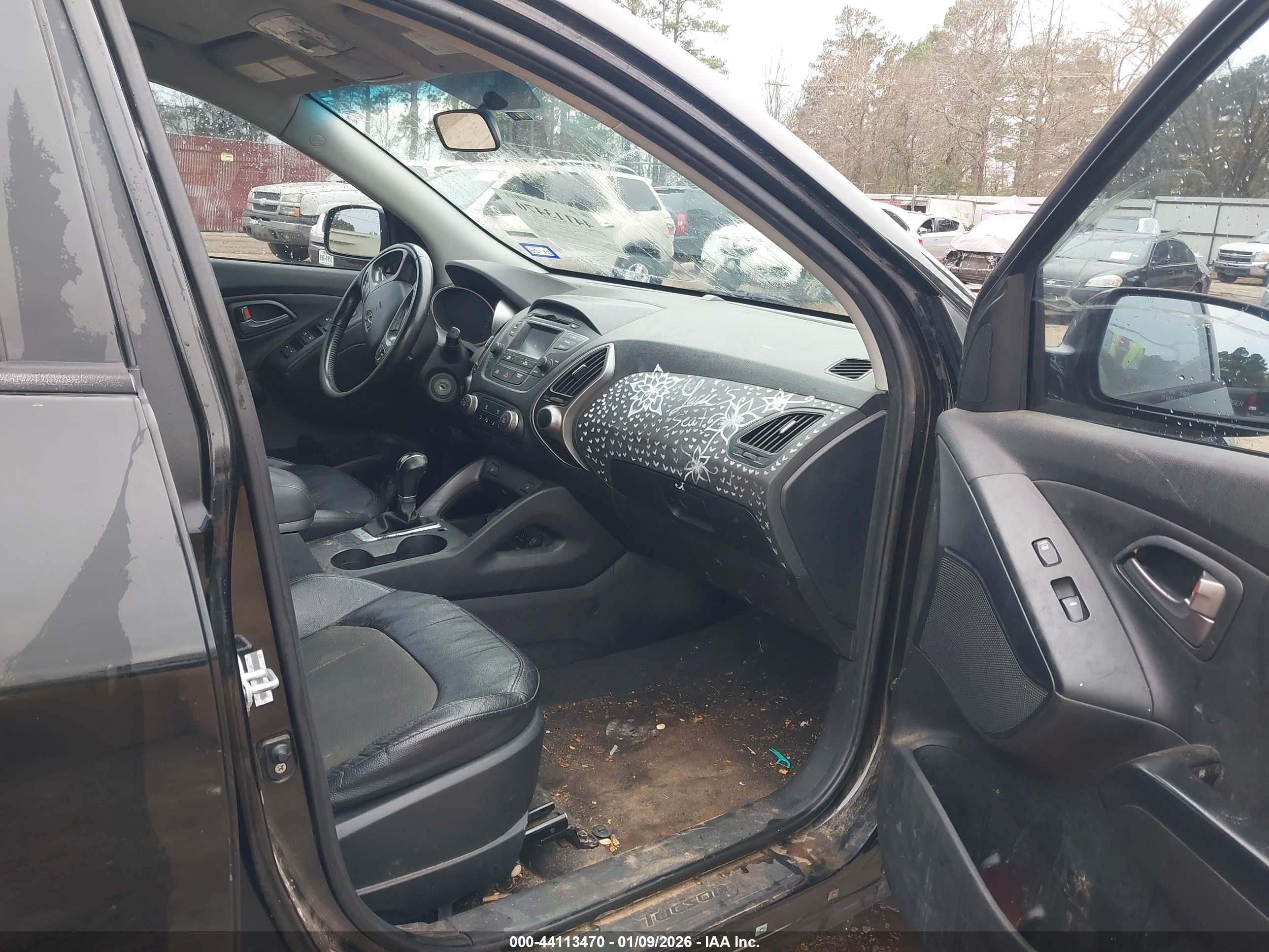 HYUNDAI TUCSON image 5