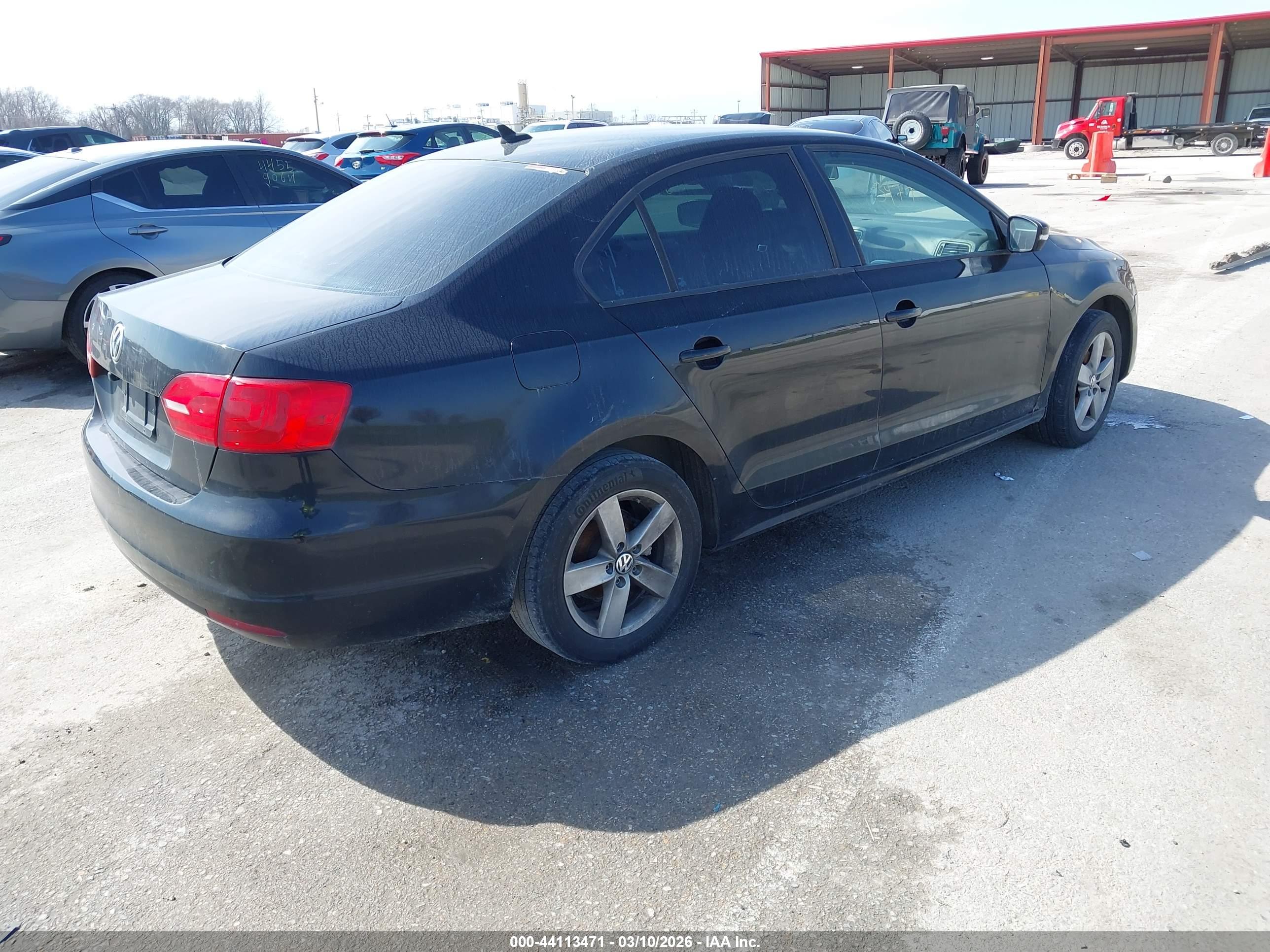 VOLKSWAGEN JETTA image 4