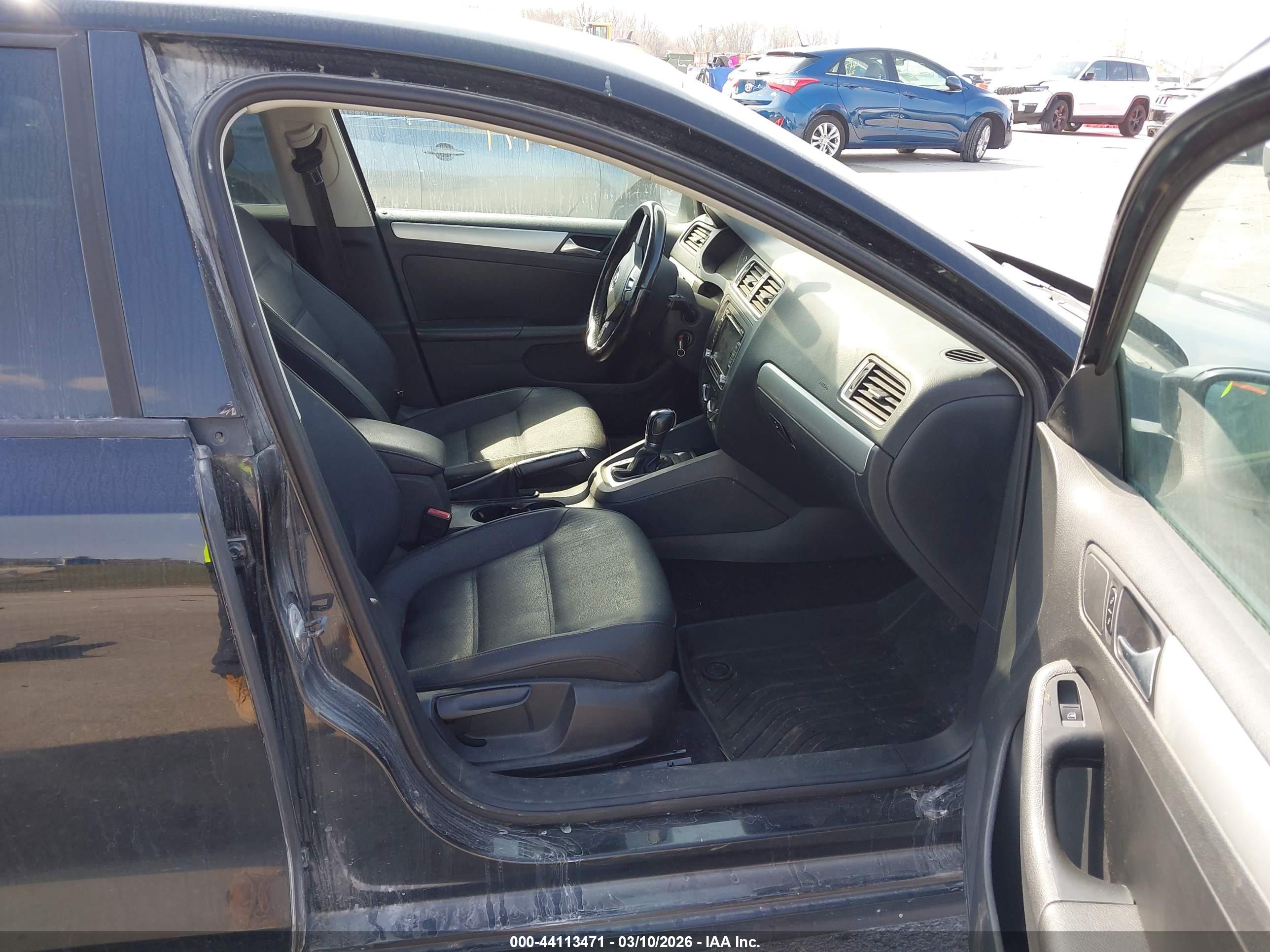 VOLKSWAGEN JETTA image 5
