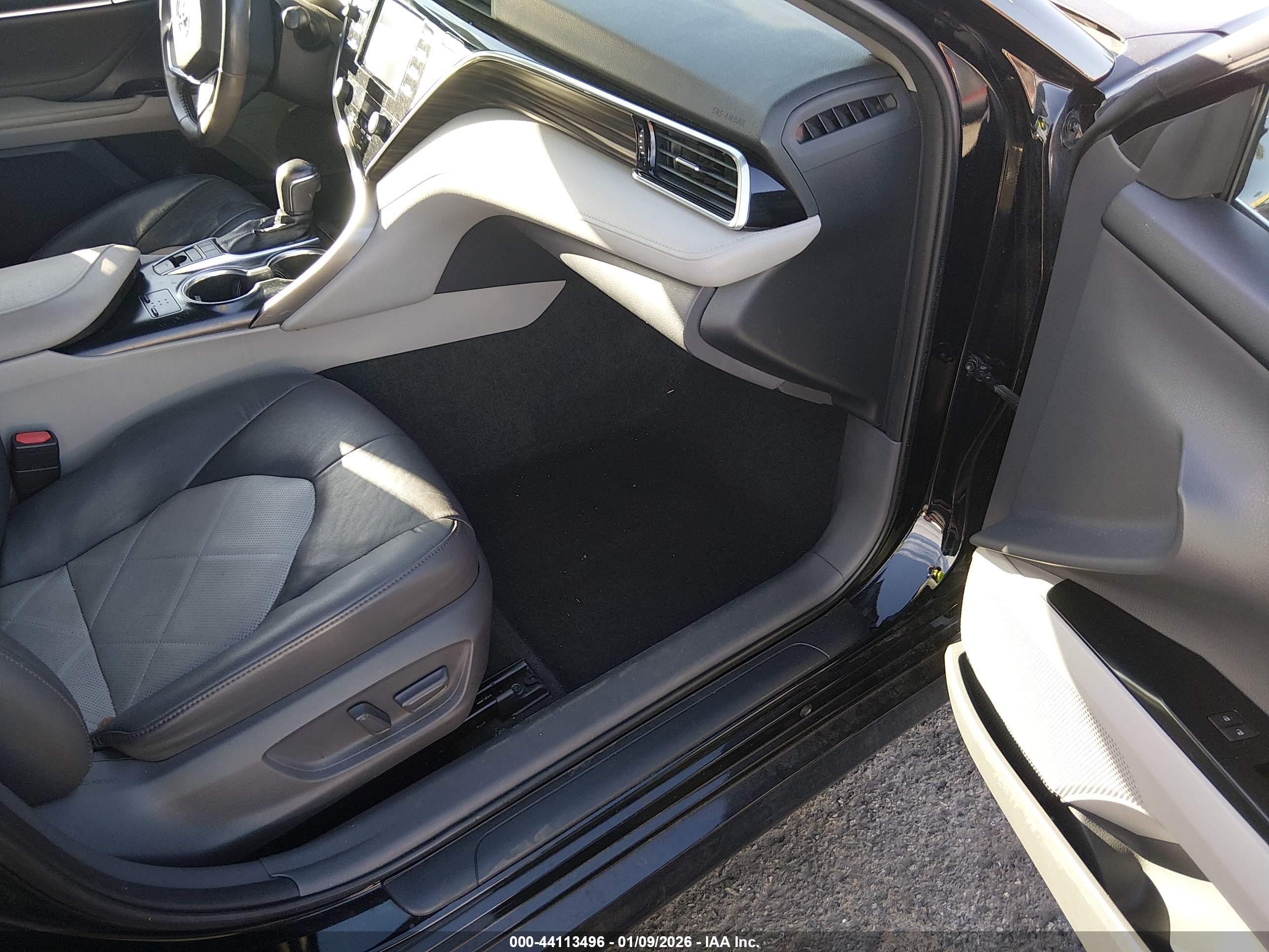 TOYOTA CAMRY image 5