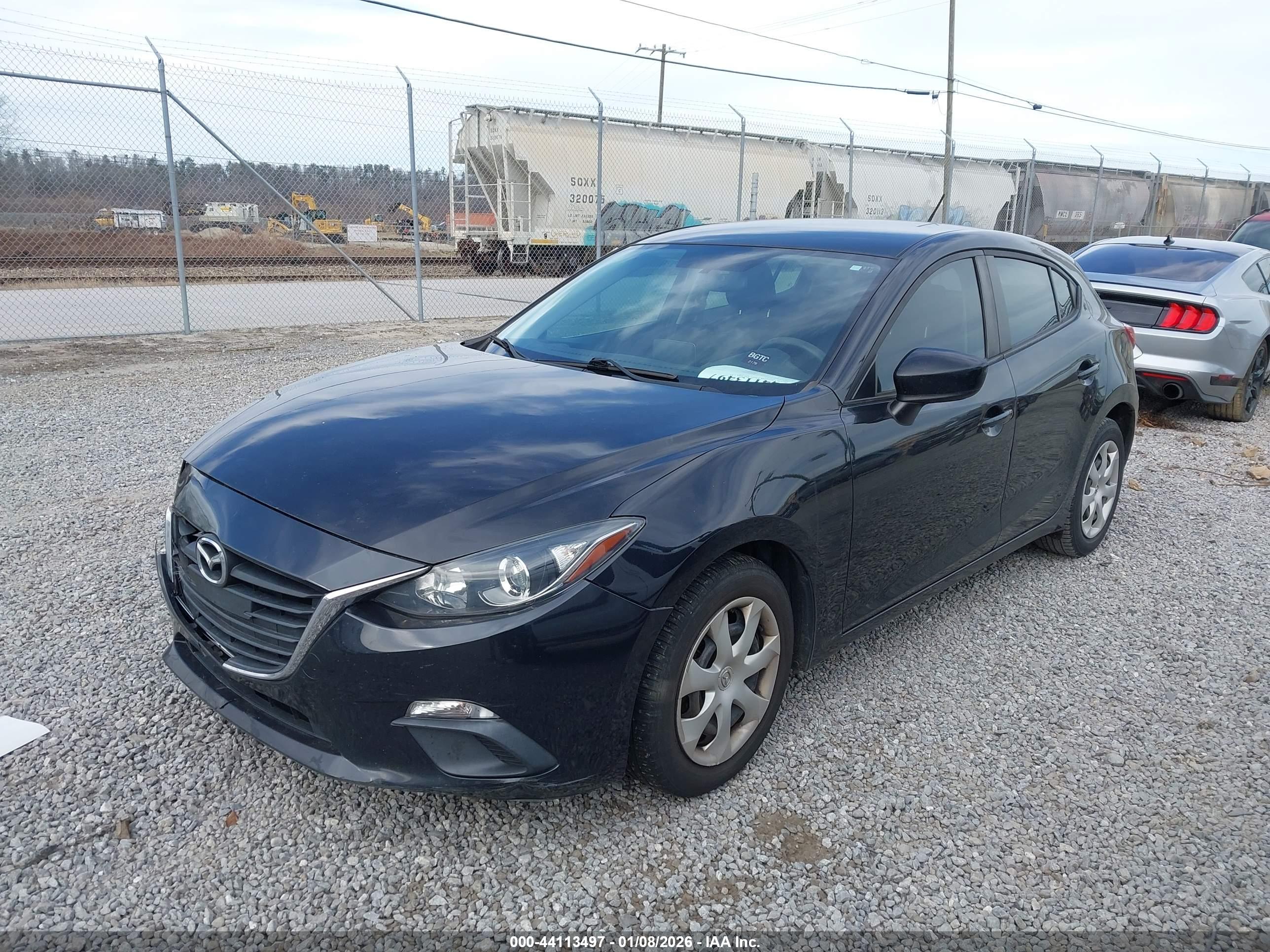 MAZDA MAZDA3 image 2