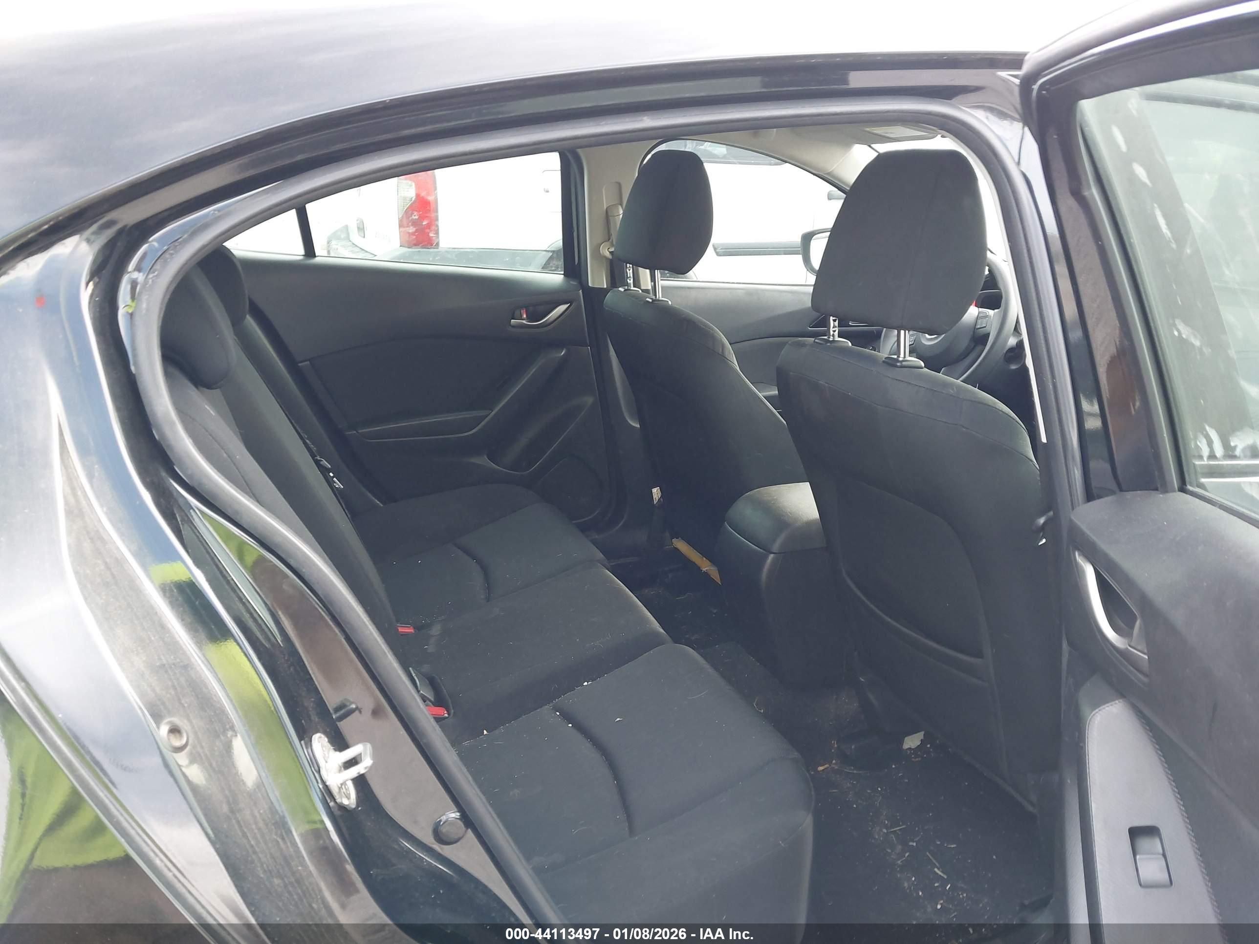 MAZDA MAZDA3 image 8