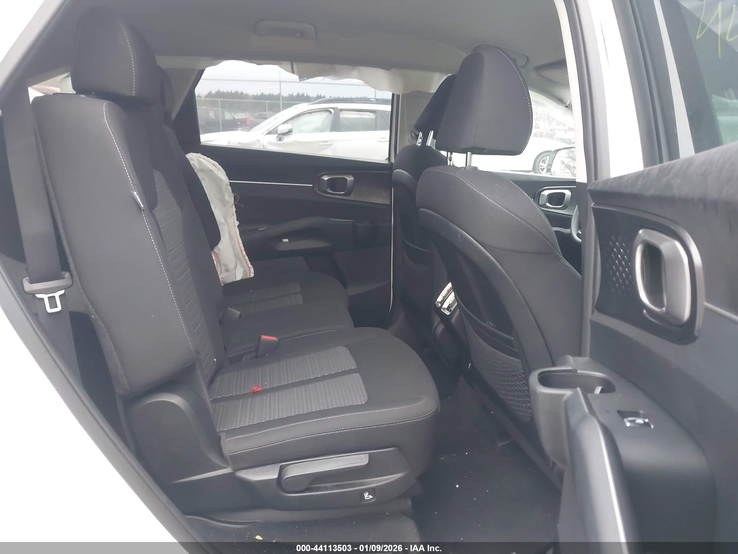 KIA SORENTO image 8
