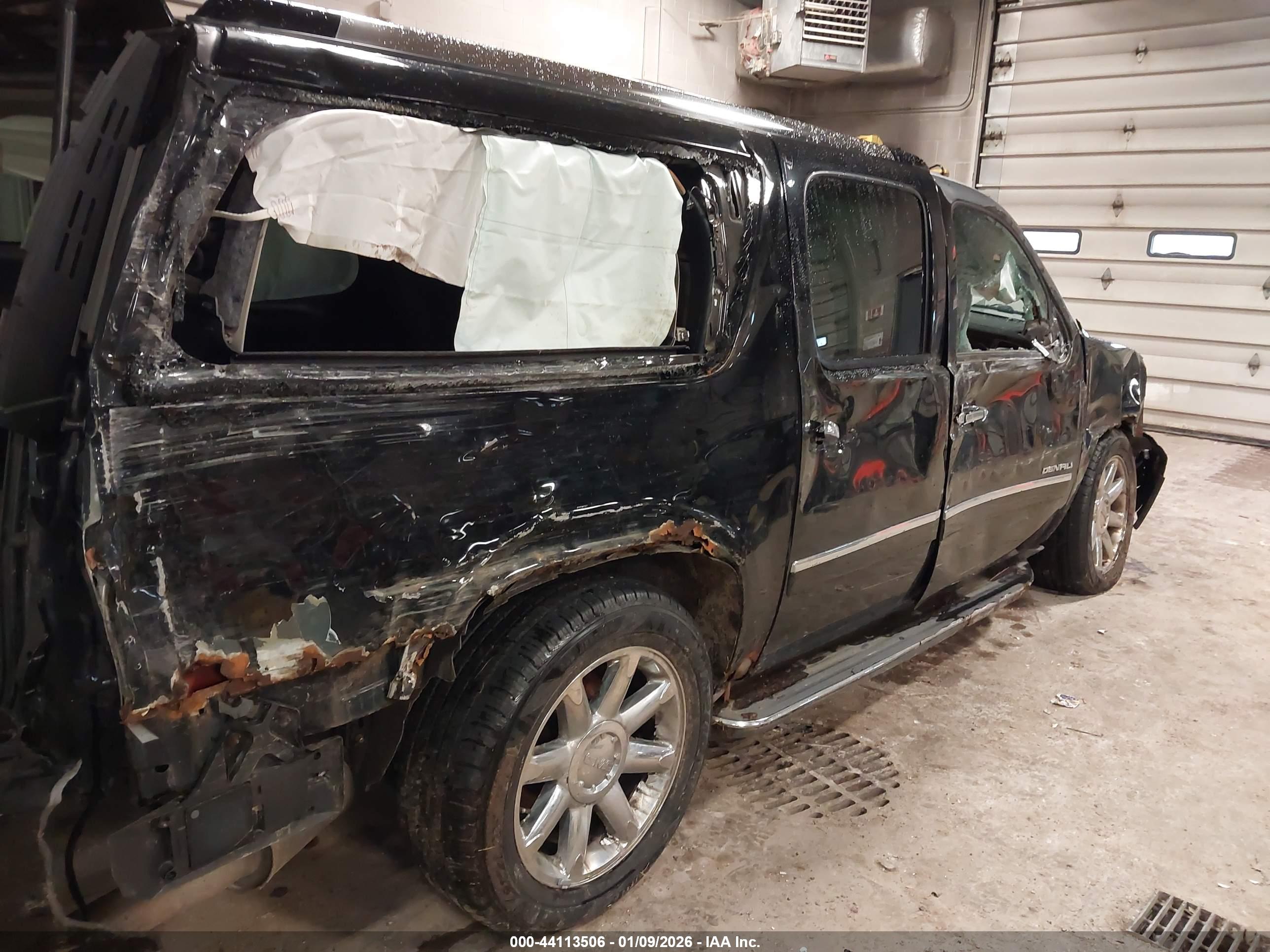GMC YUKON image 6