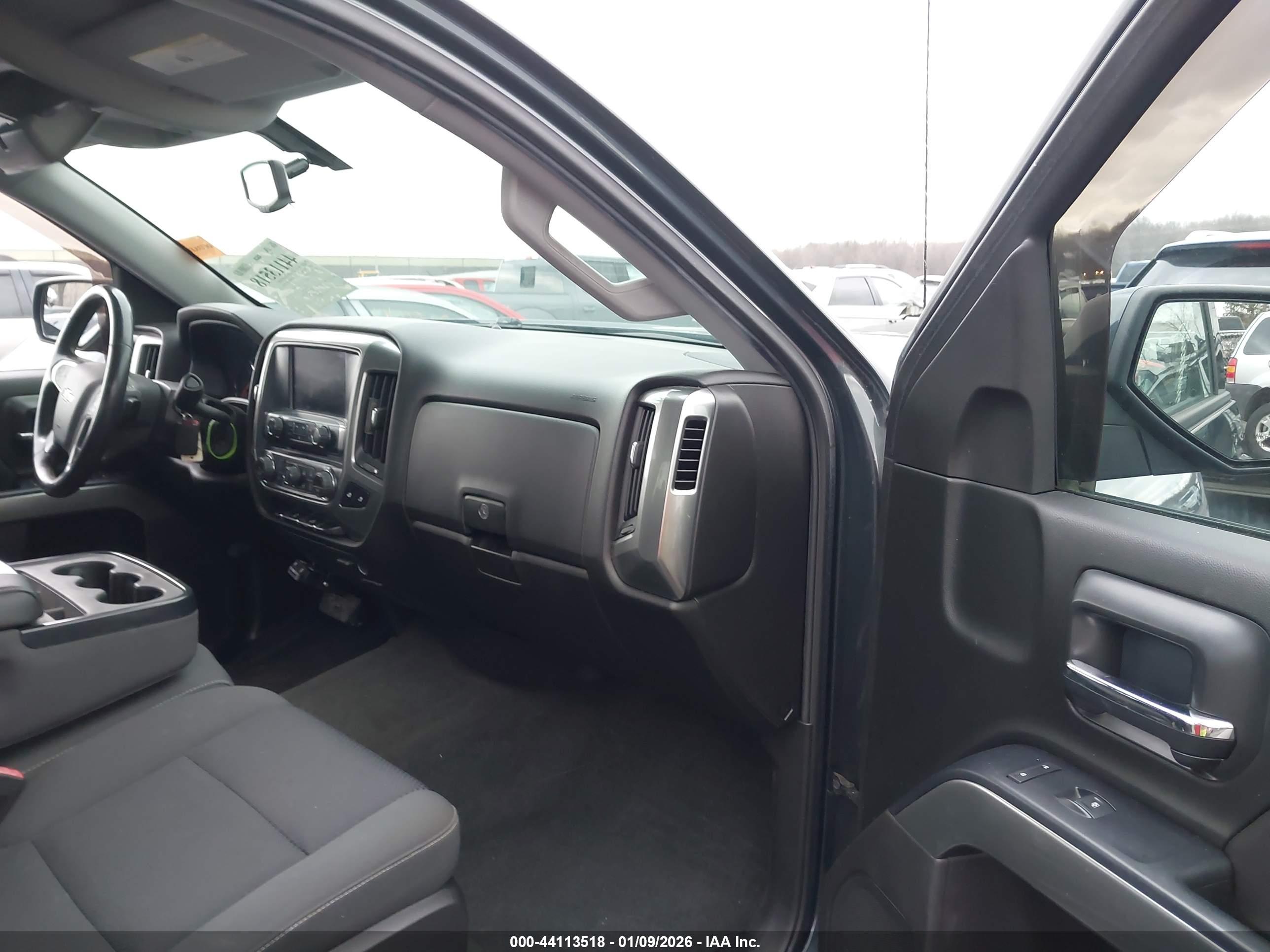 CHEVROLET SILVERADO image 5