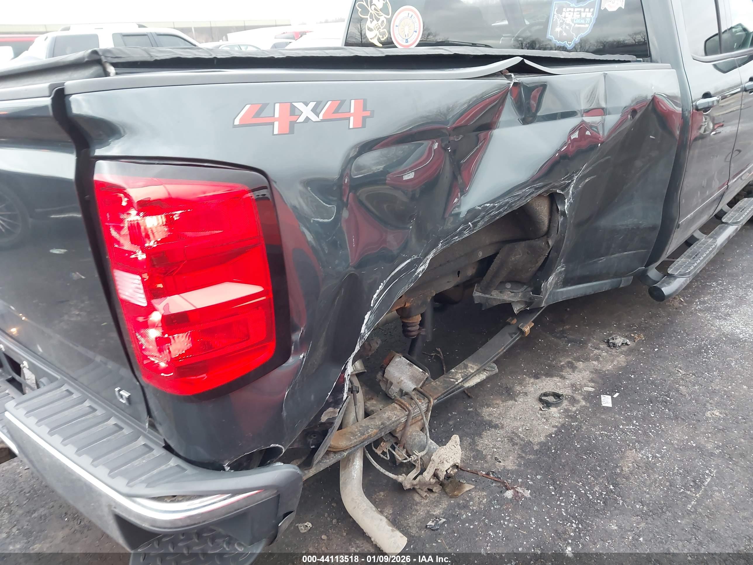 CHEVROLET SILVERADO image 6