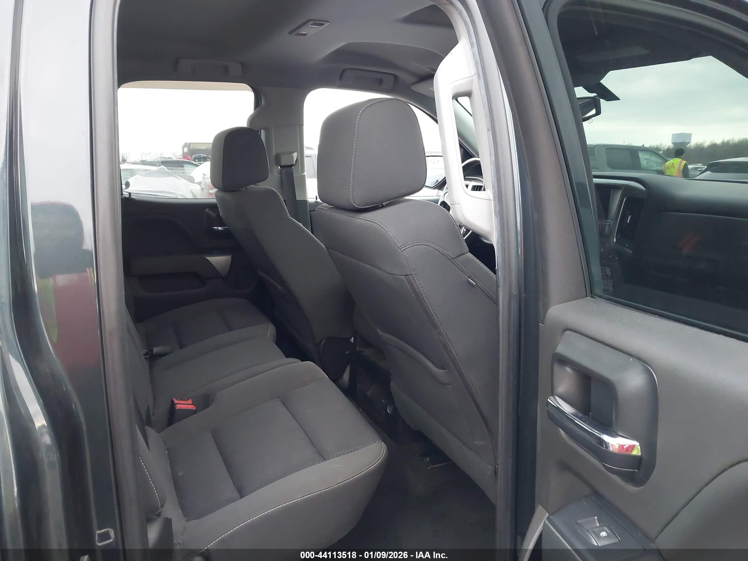 CHEVROLET SILVERADO image 8