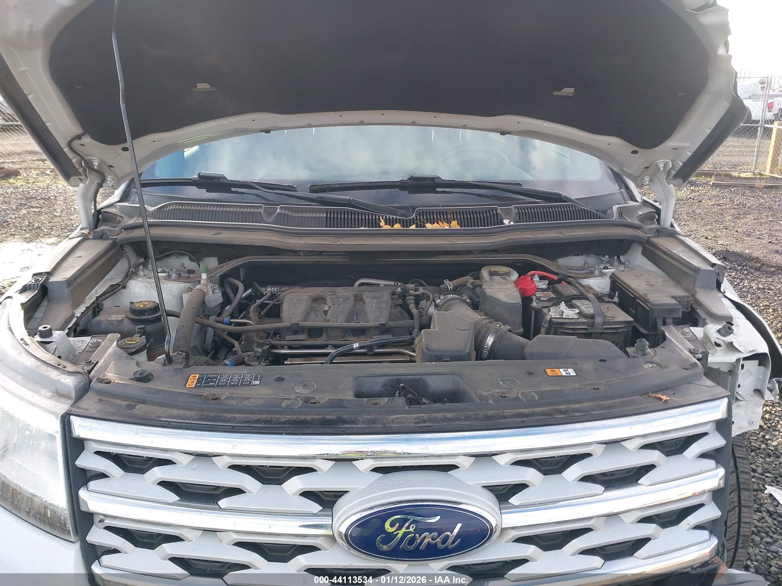 FORD EXPLORER image 10