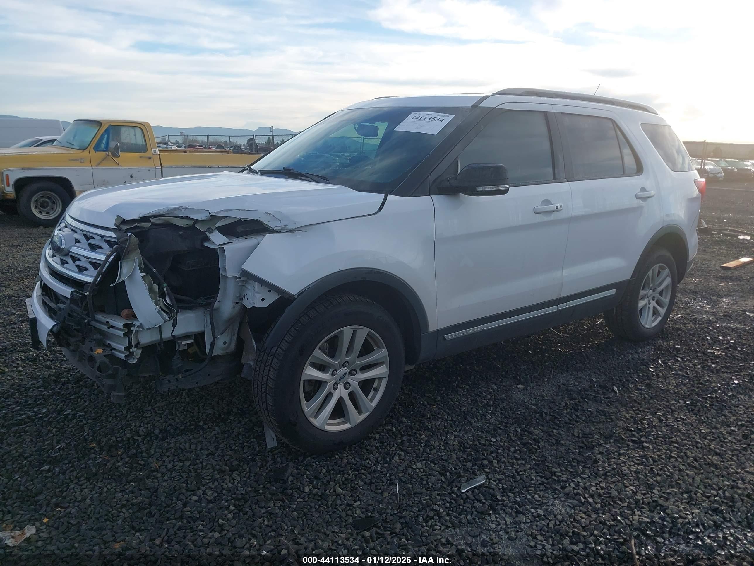FORD EXPLORER image 2