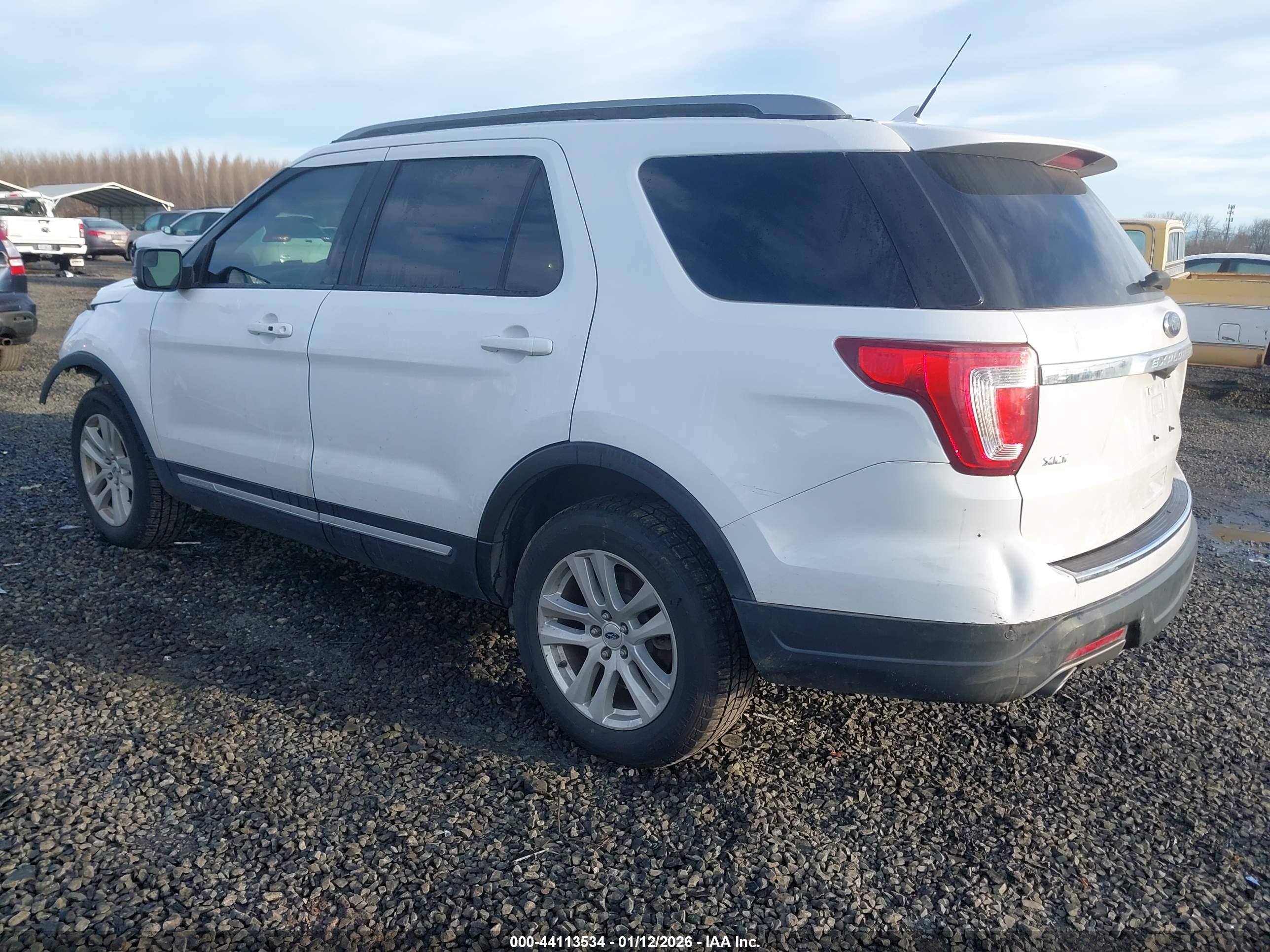 FORD EXPLORER image 3