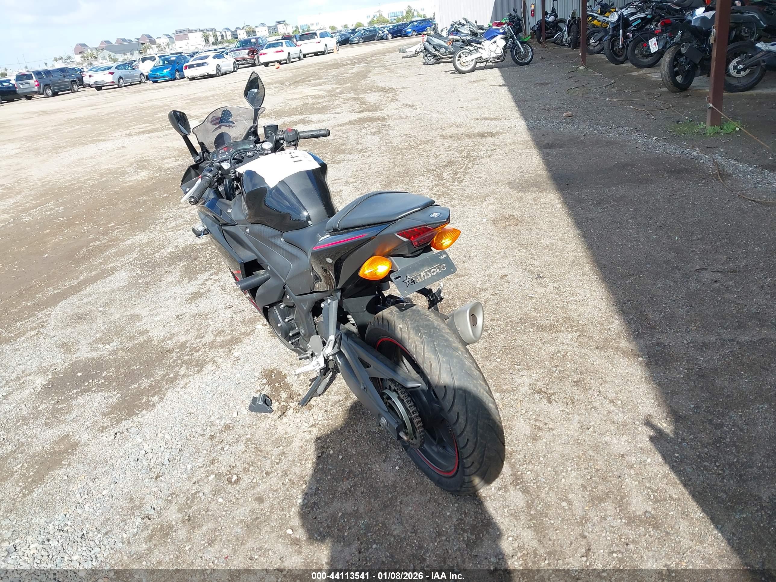 YAMAHA YZFR3 image 3