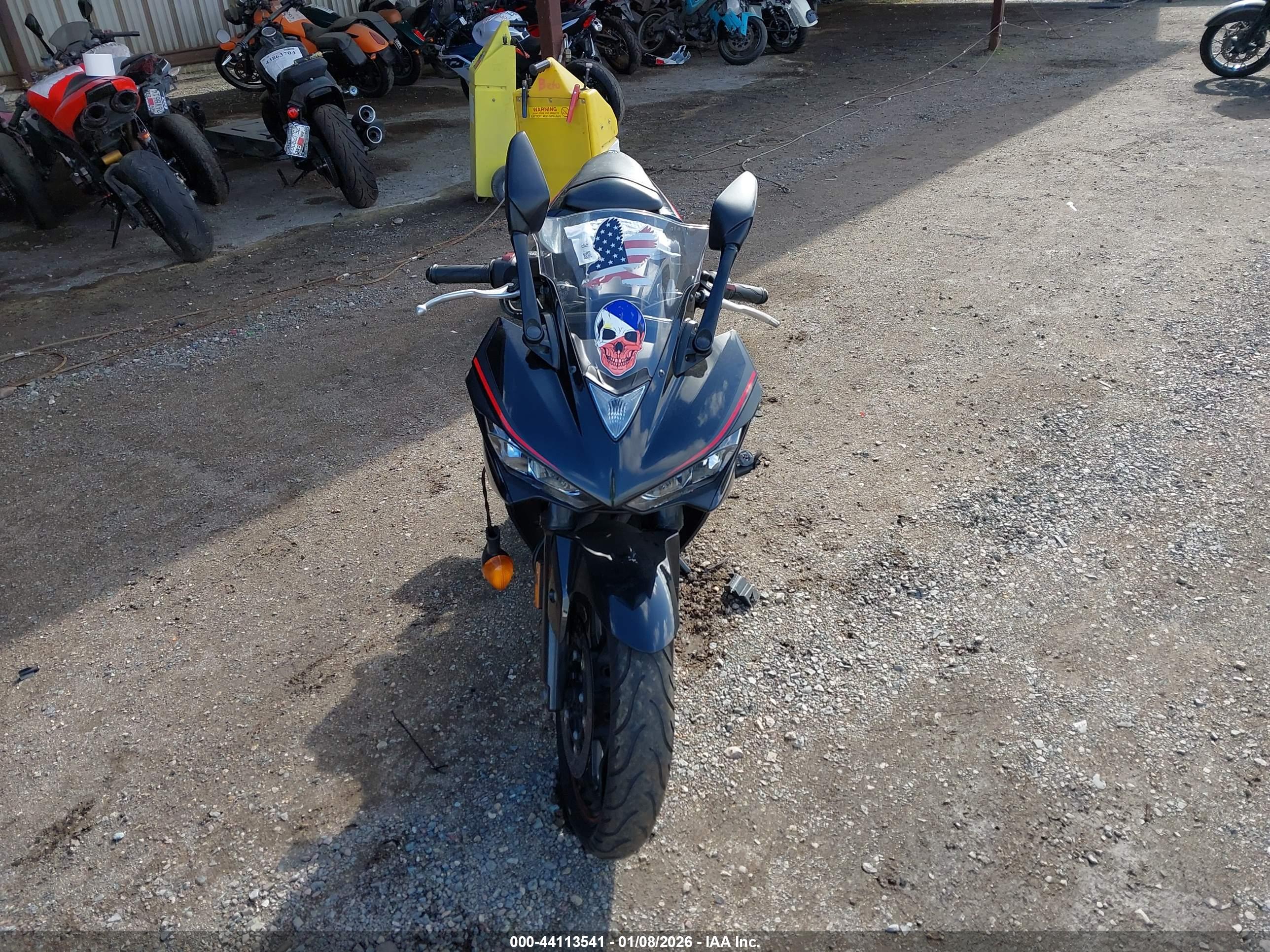 YAMAHA YZFR3 image 5