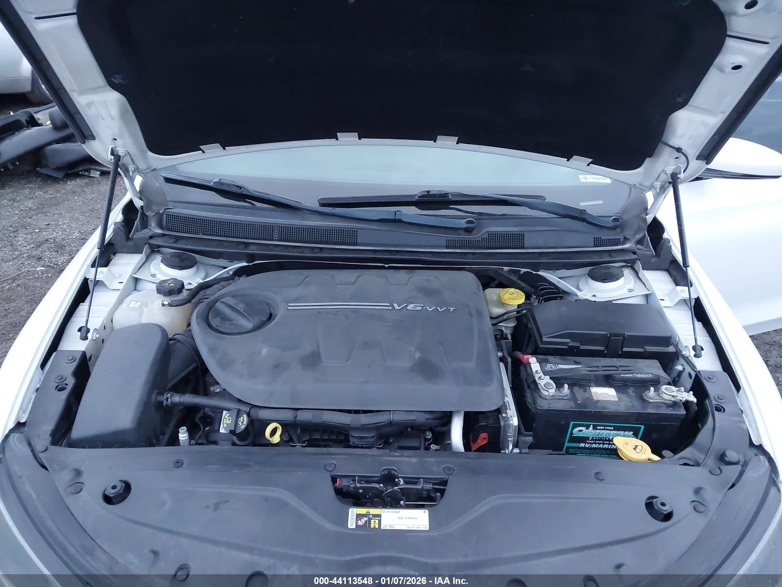 CHRYSLER 200 image 10