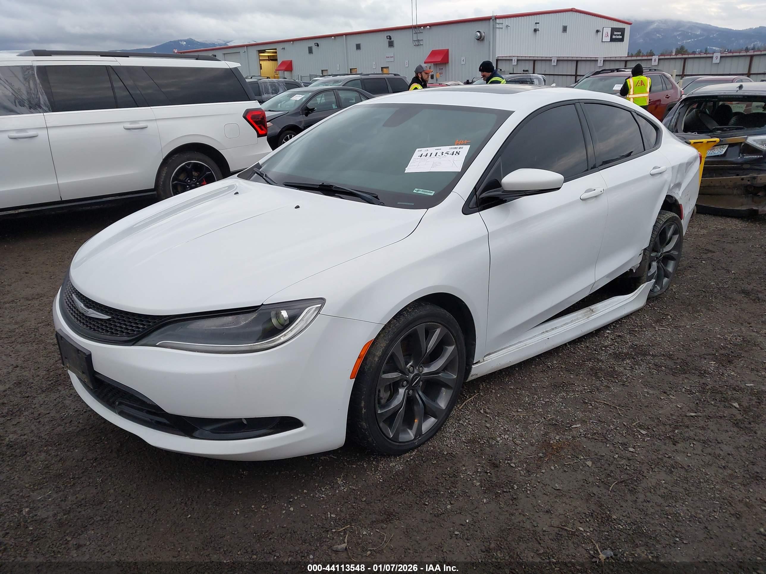 CHRYSLER 200 image 2