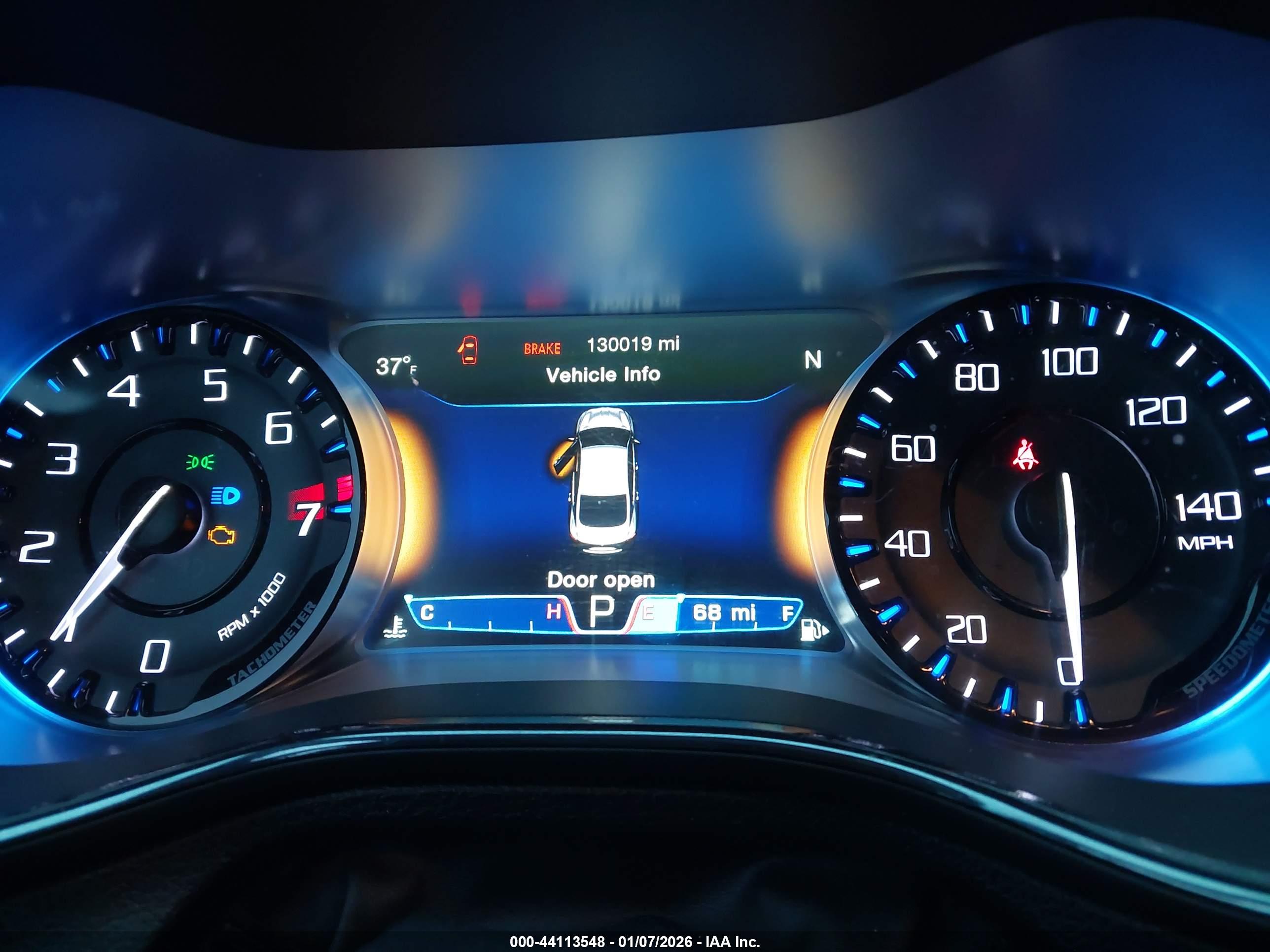 CHRYSLER 200 image 7
