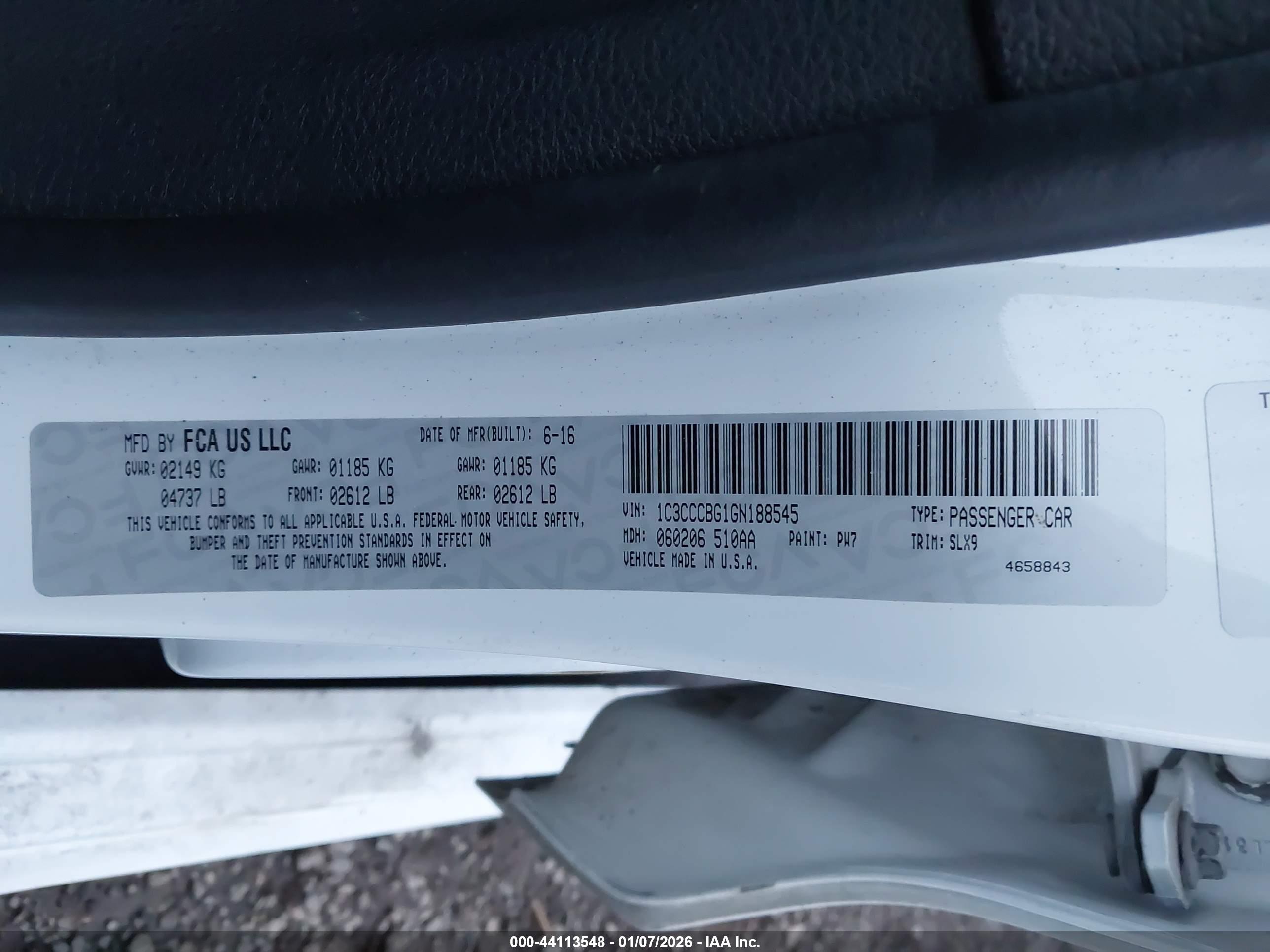 CHRYSLER 200 image 9