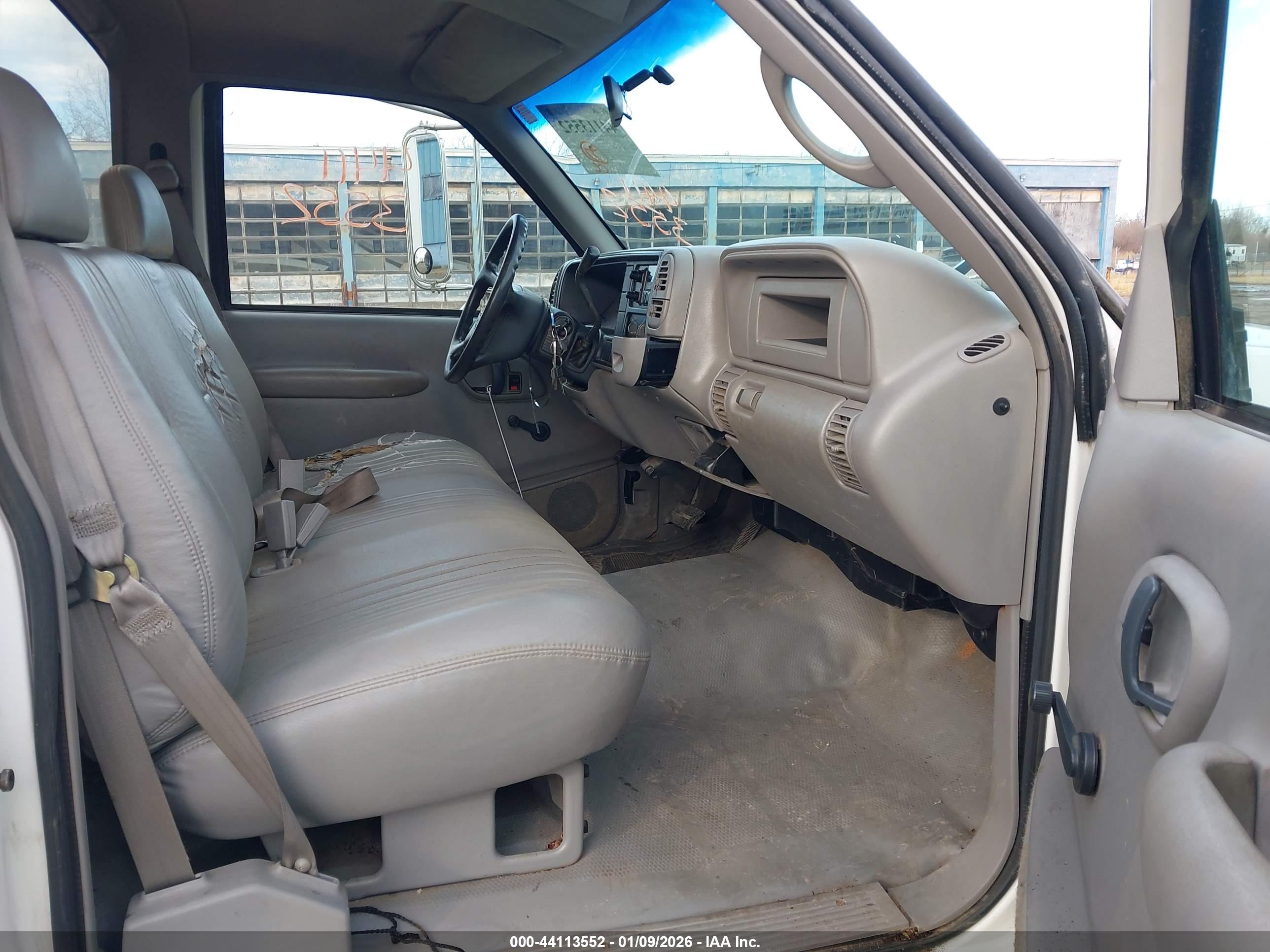 GMC SIERRA image 7