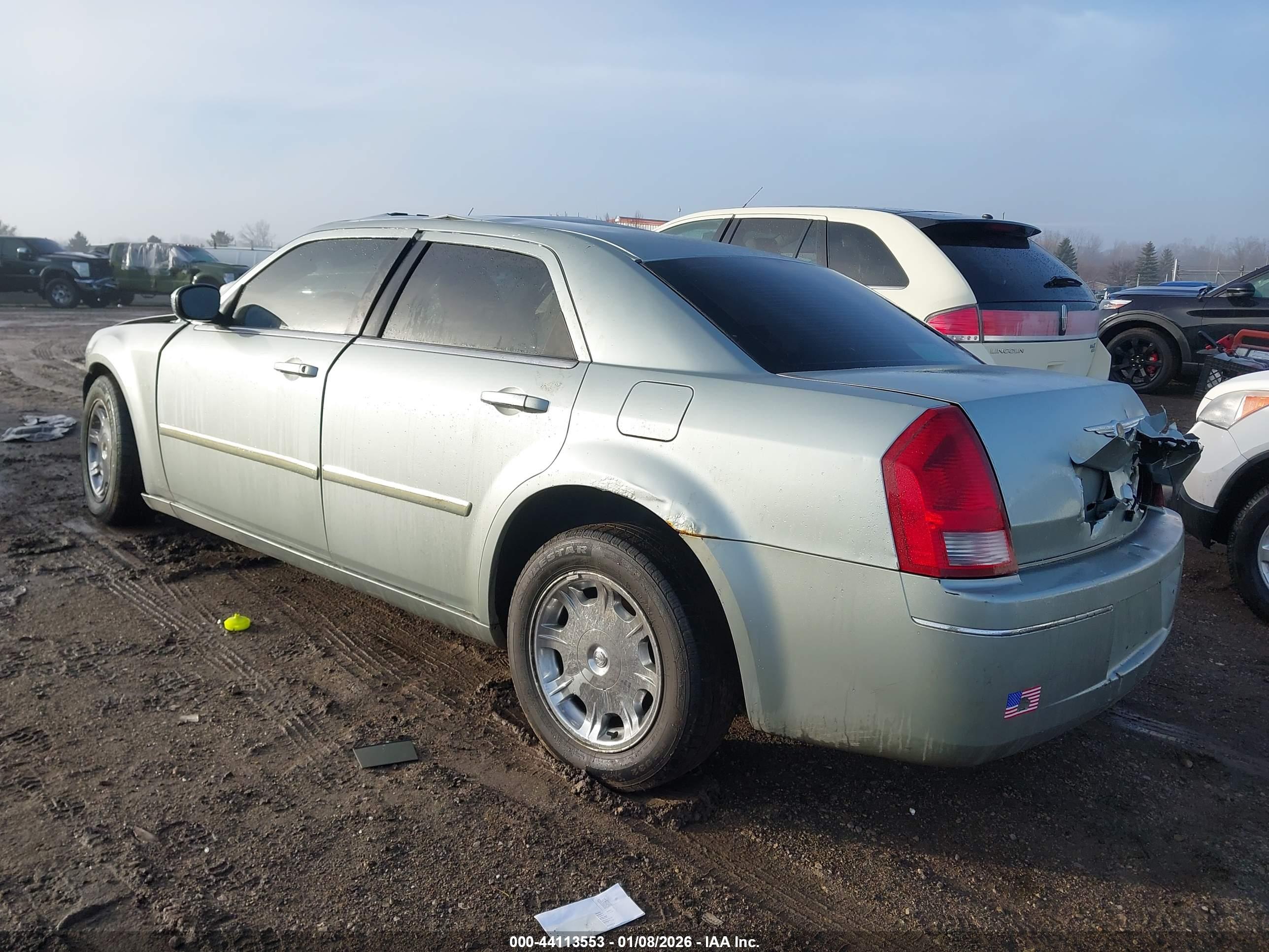 CHRYSLER 300 image 3