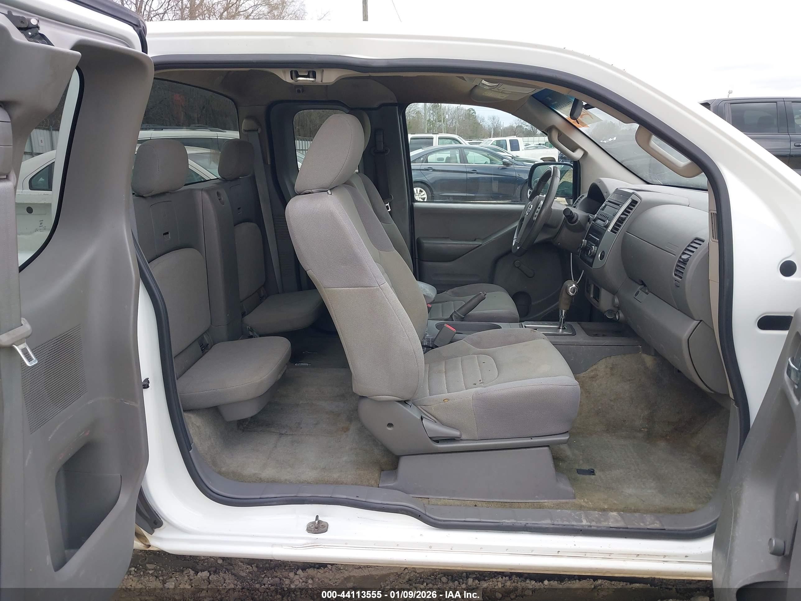 NISSAN FRONTIER image 8