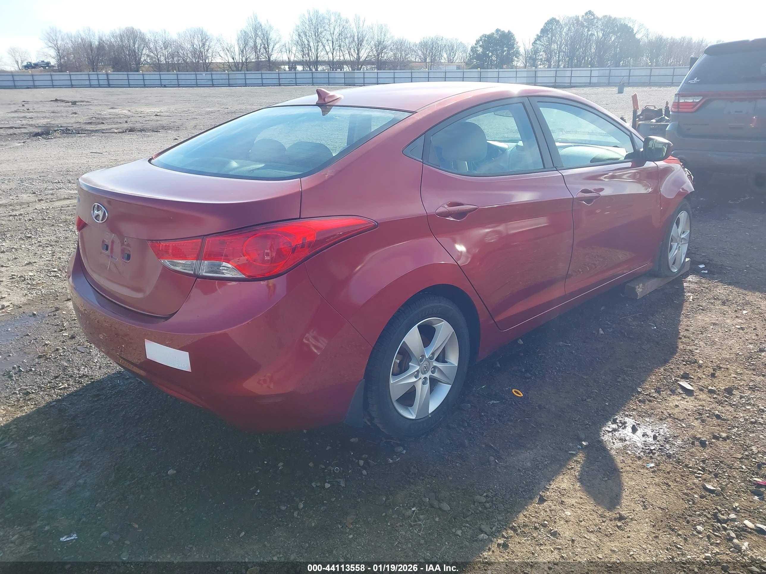 HYUNDAI ELANTRA image 4