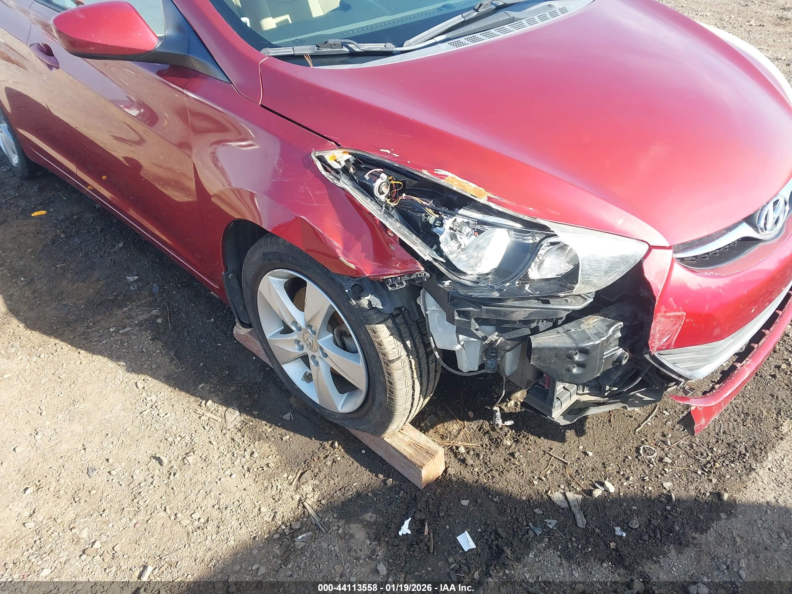 HYUNDAI ELANTRA image 6