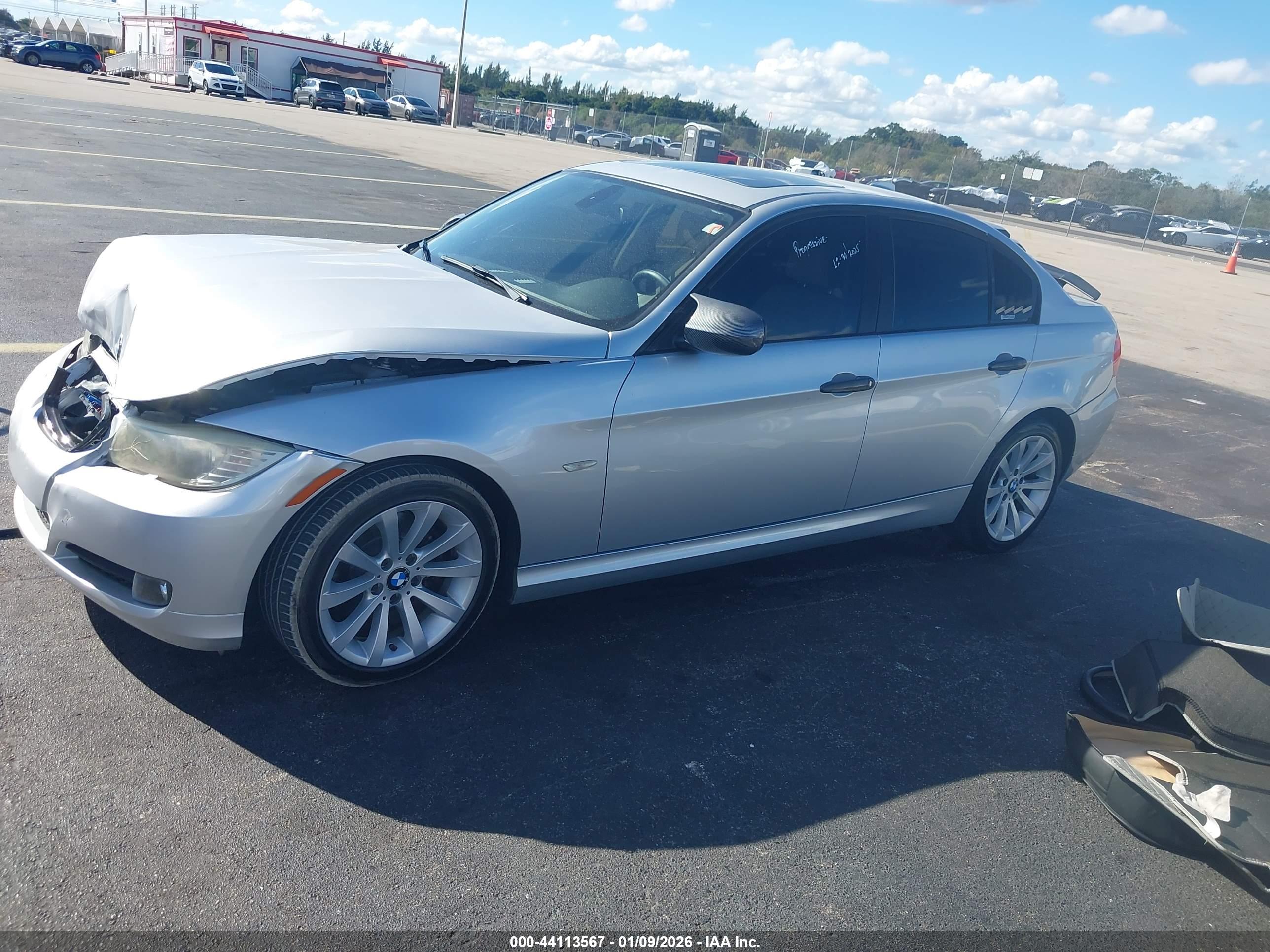 BMW 328I image 2