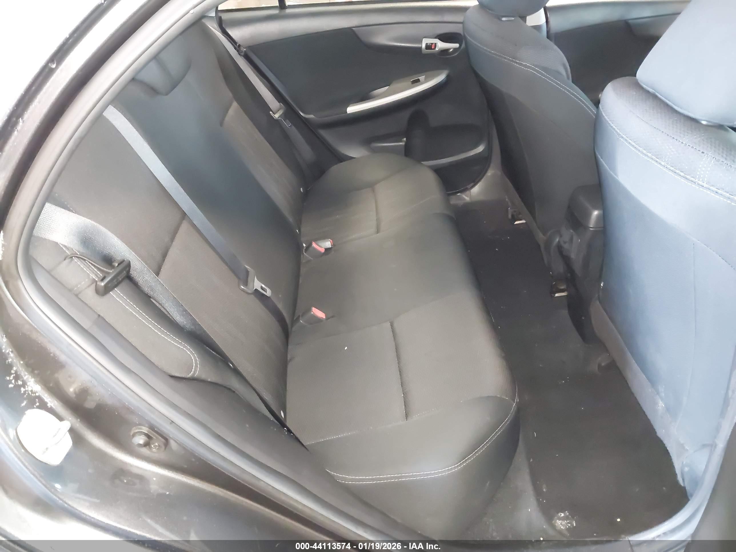 TOYOTA COROLLA image 8