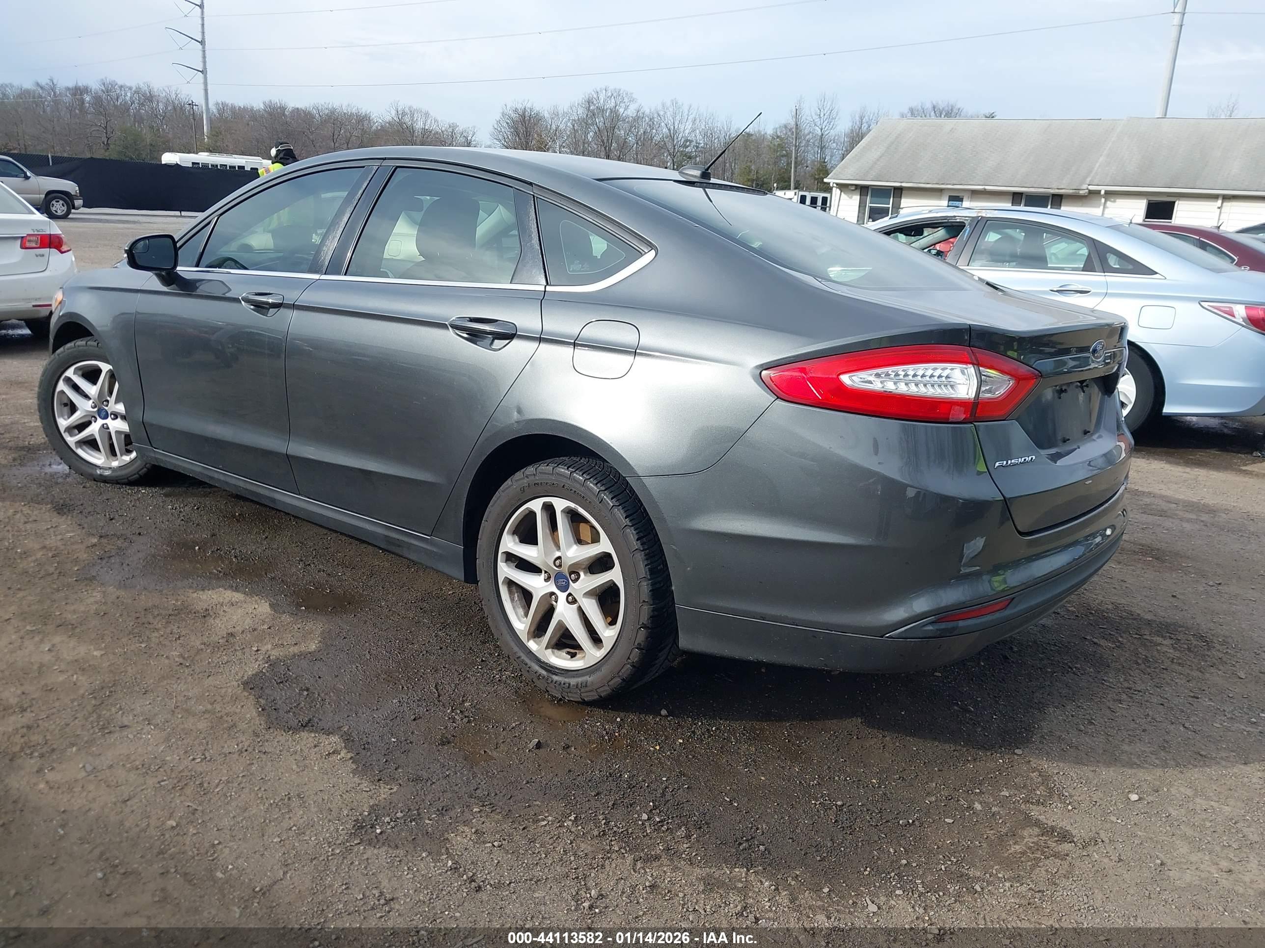FORD FUSION image 3