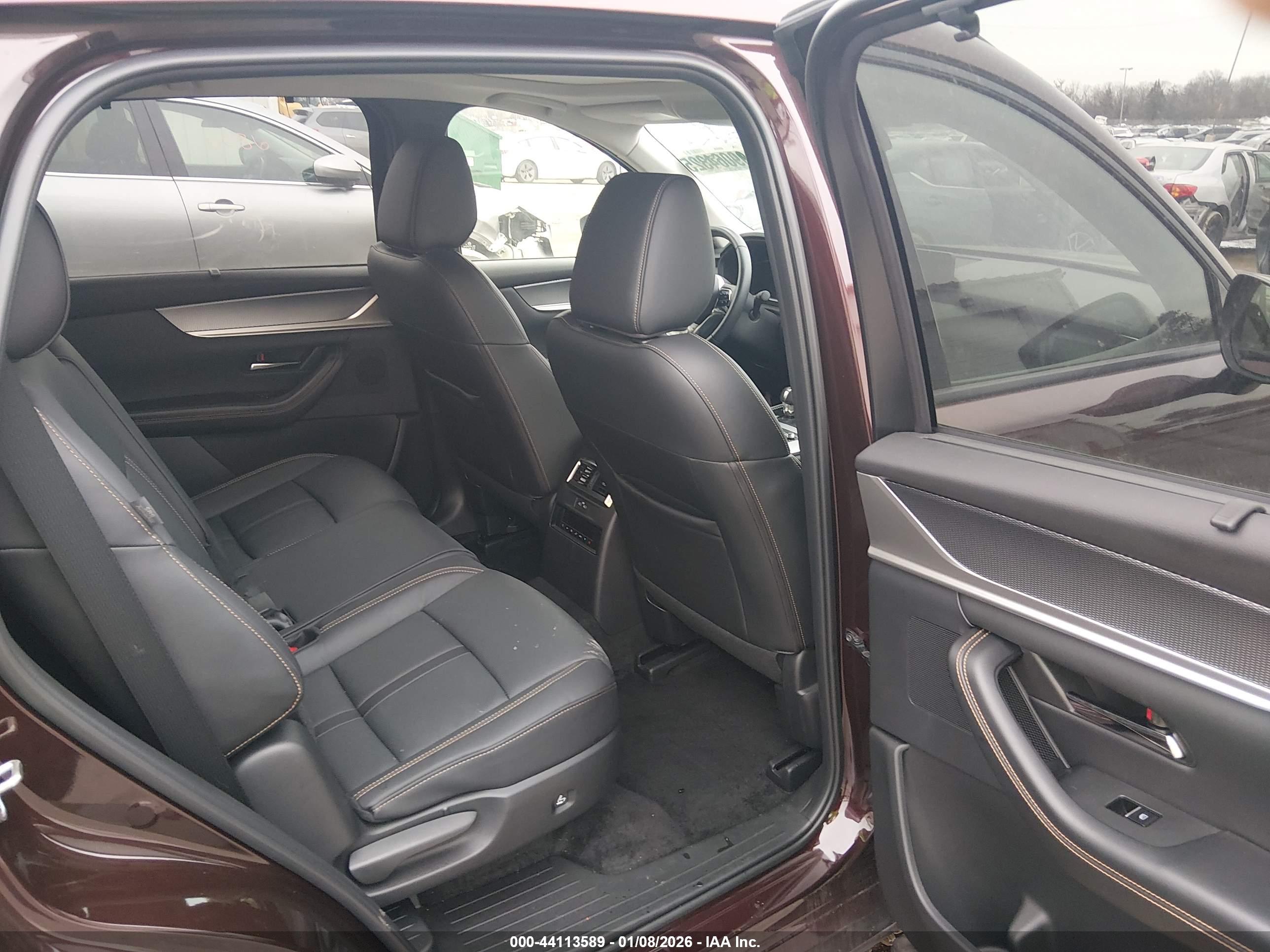 MAZDA CX-90 image 8