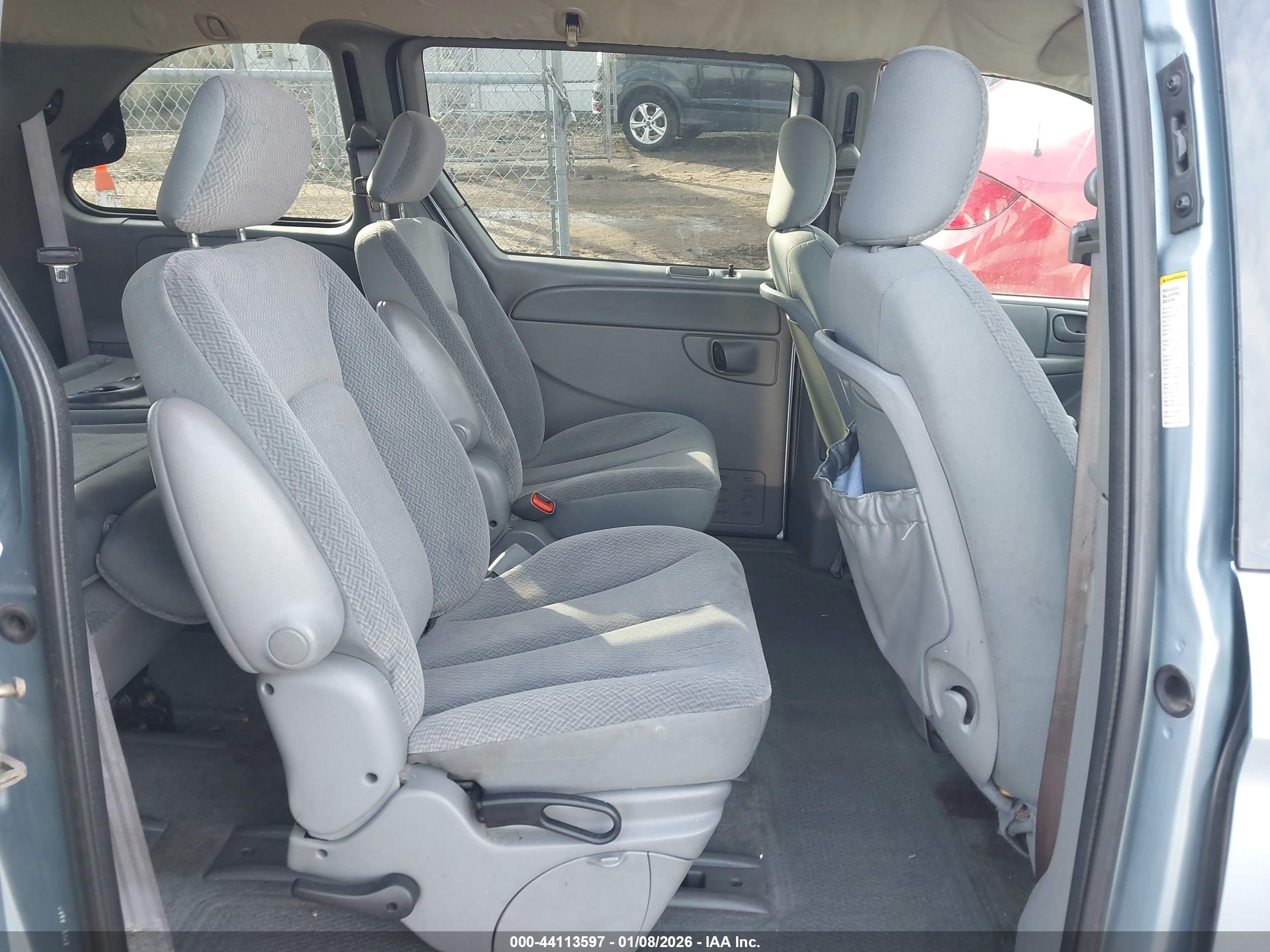 DODGE CARAVAN image 8