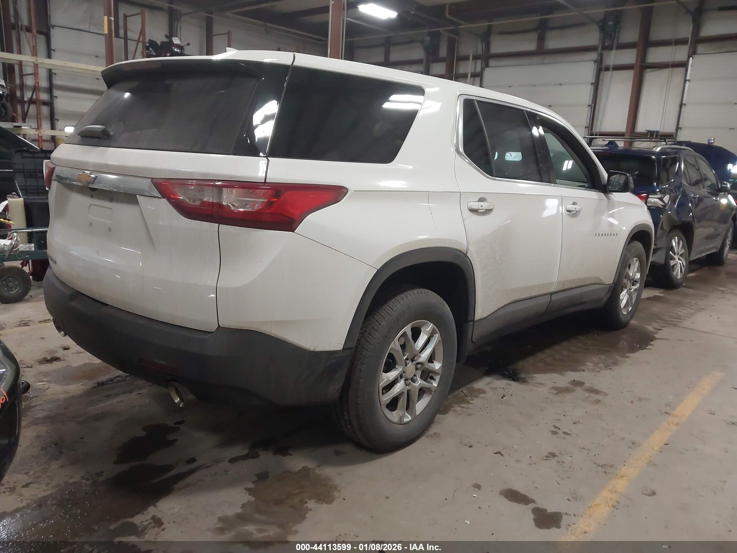 CHEVROLET TRAVERSE image 4