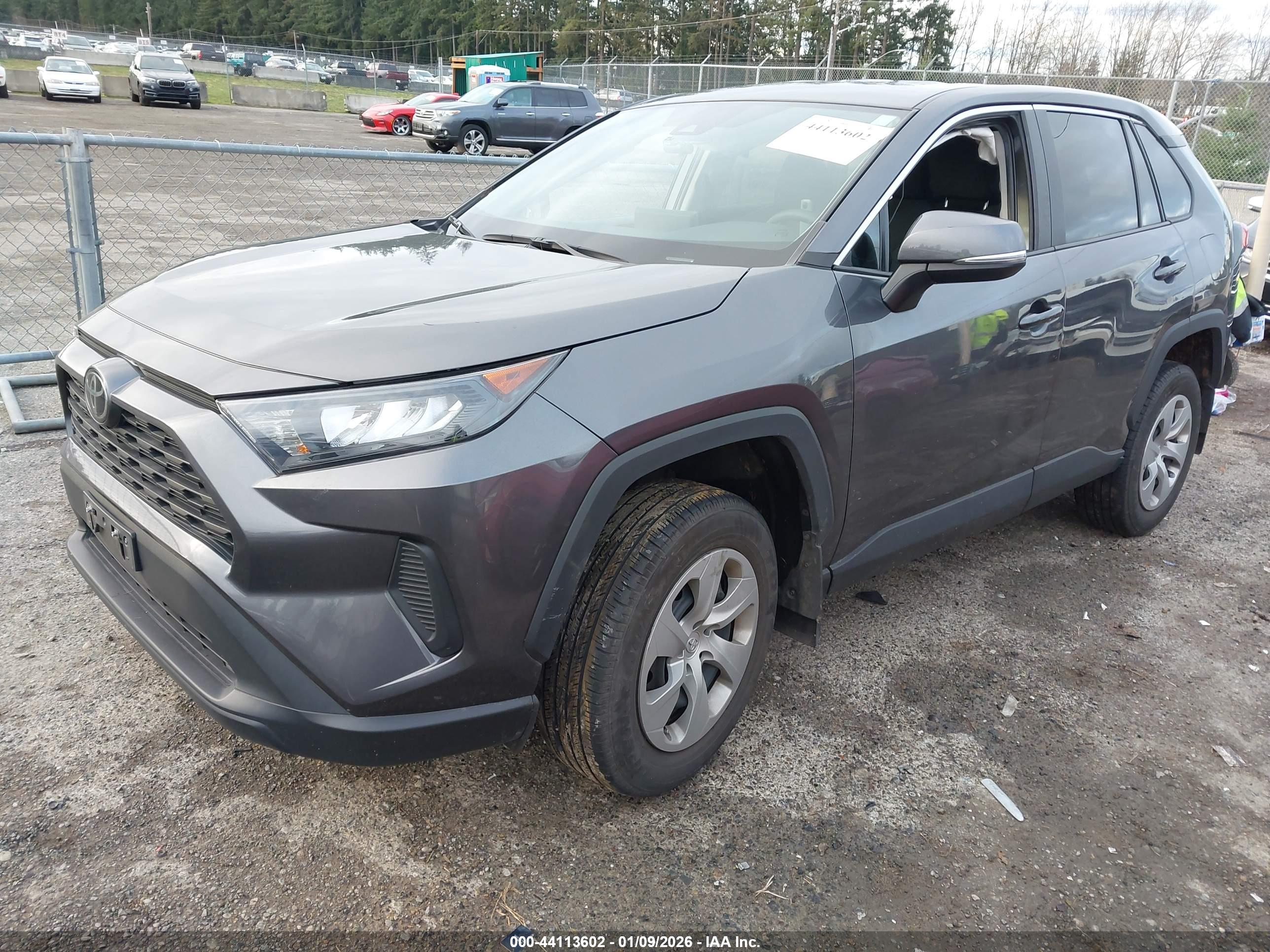 TOYOTA RAV4 image 2