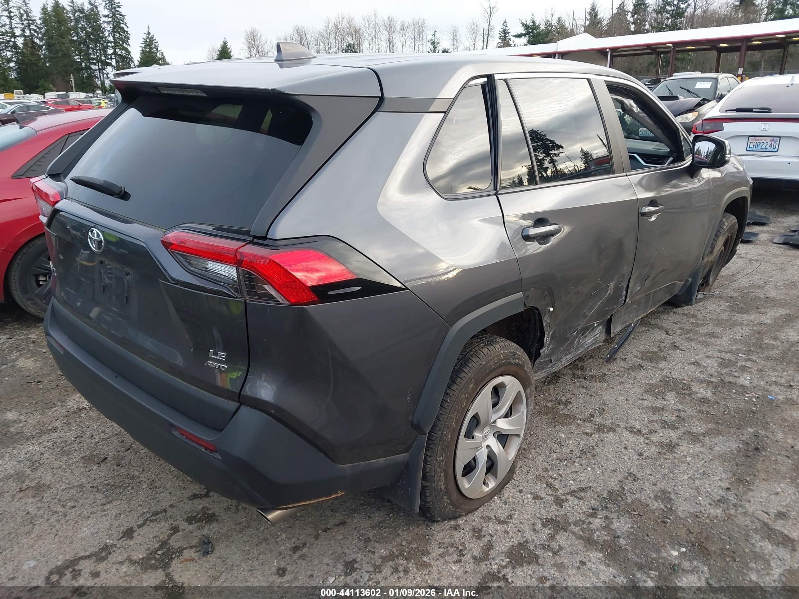 TOYOTA RAV4 image 4