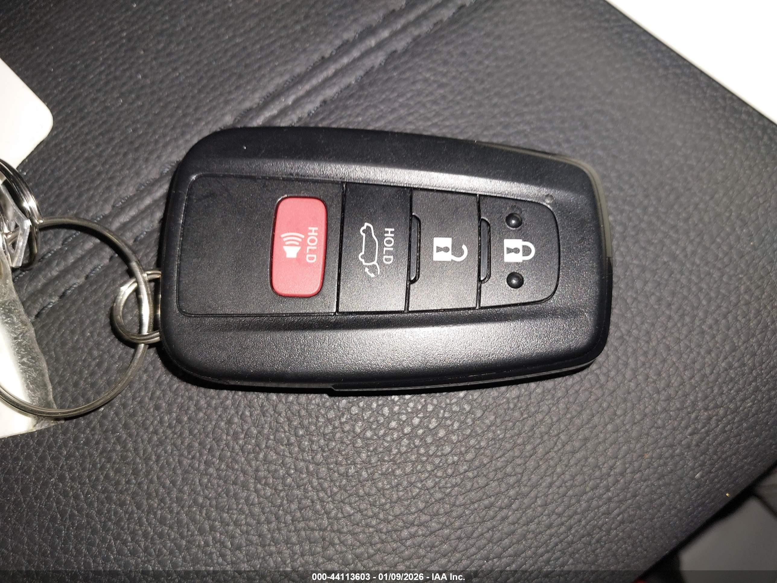 TOYOTA RAV4 image 11