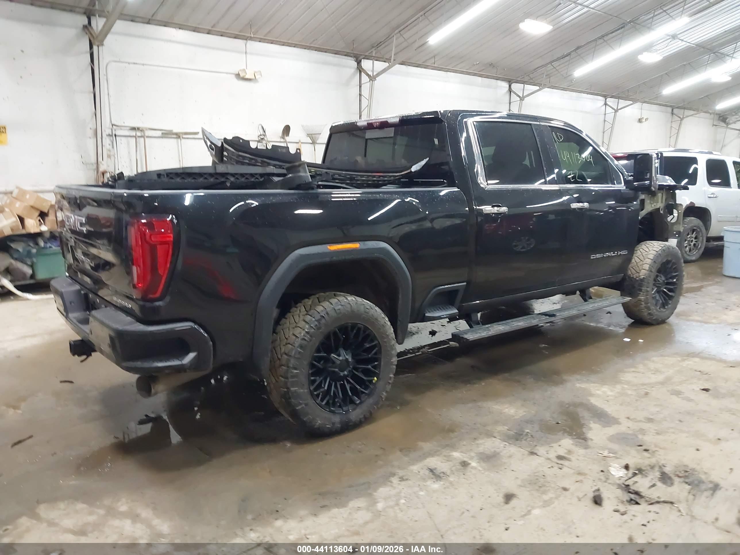 GMC SIERRA image 4