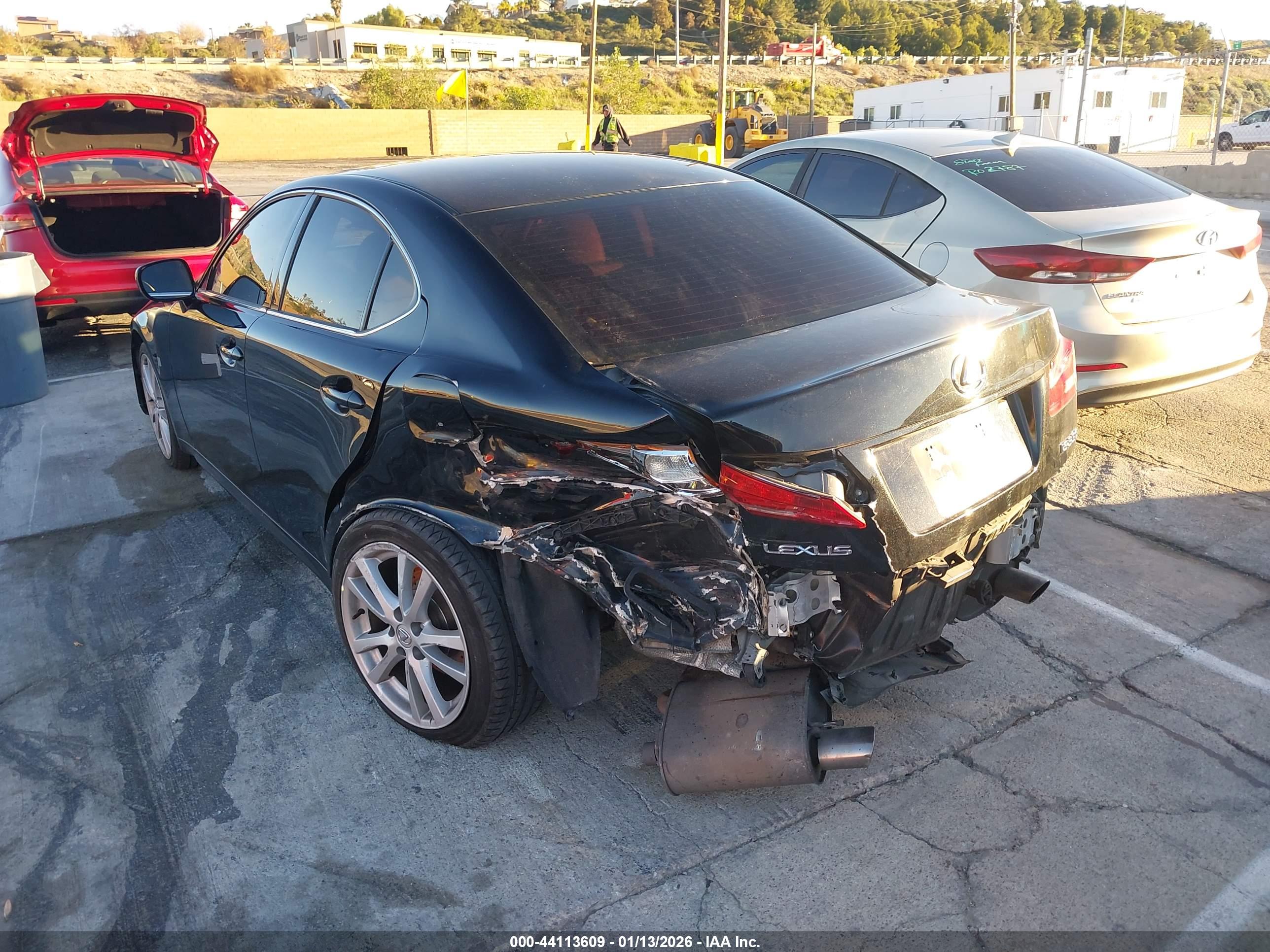 LEXUS IS image 3