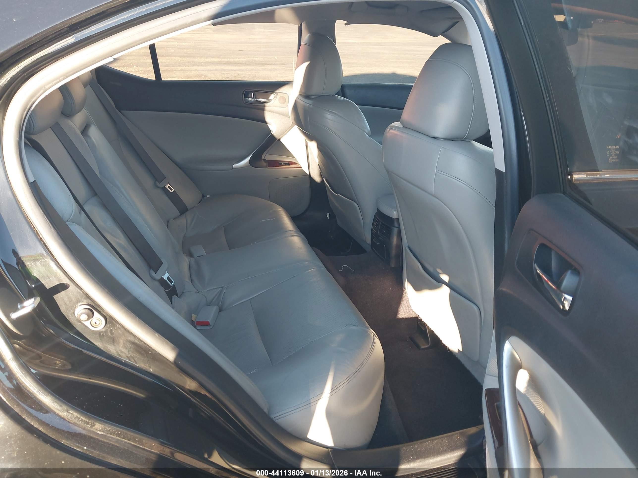 LEXUS IS image 8